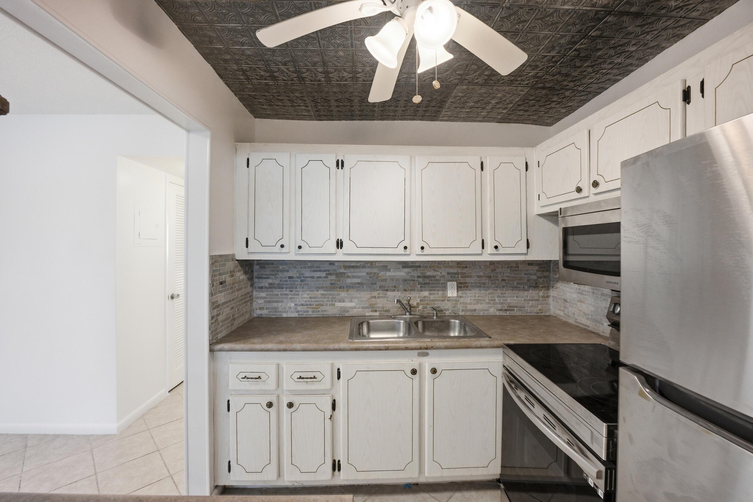 98 E Cambridge E Property Photo 16