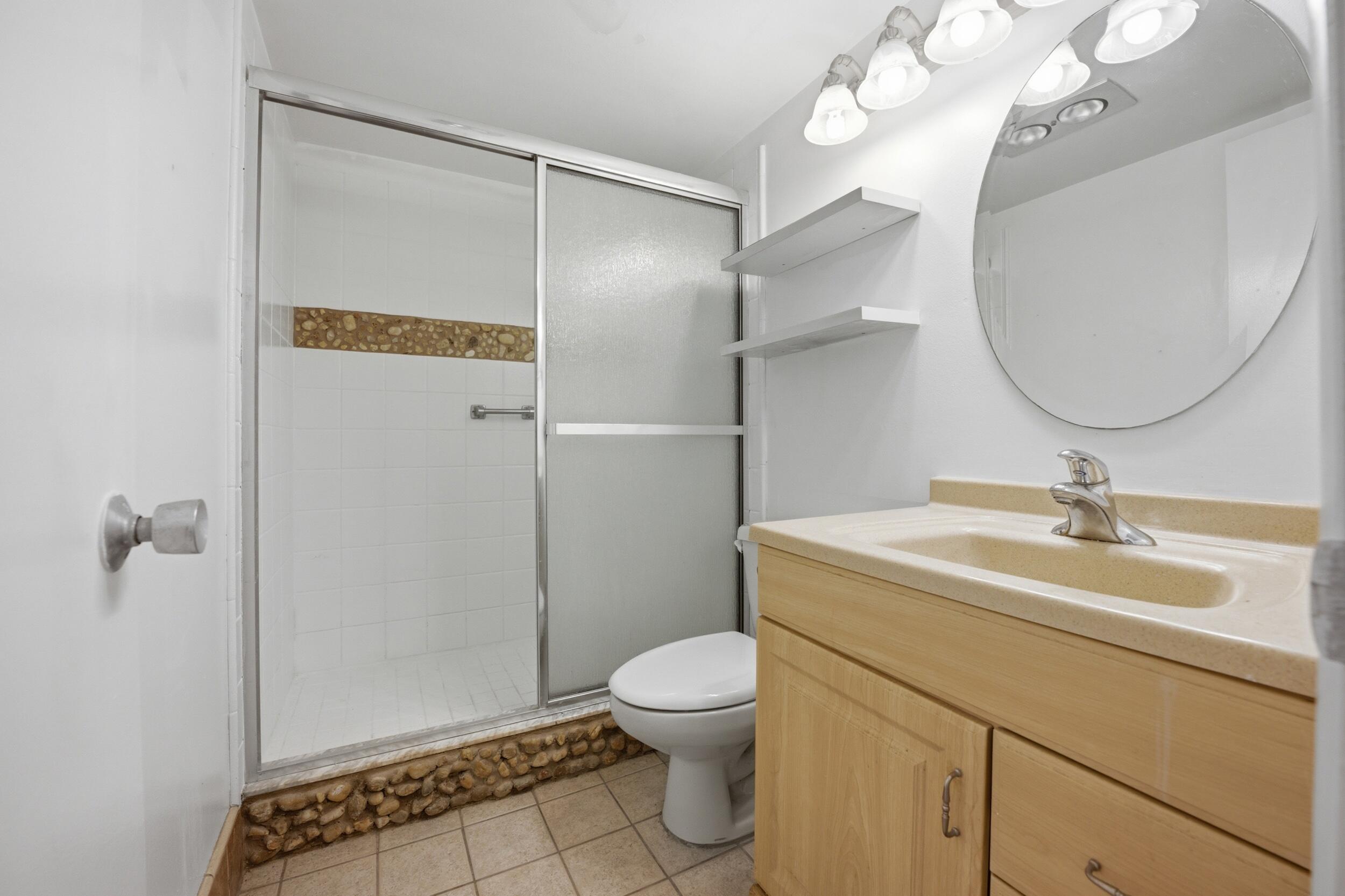 98 E Cambridge E Property Photo 17