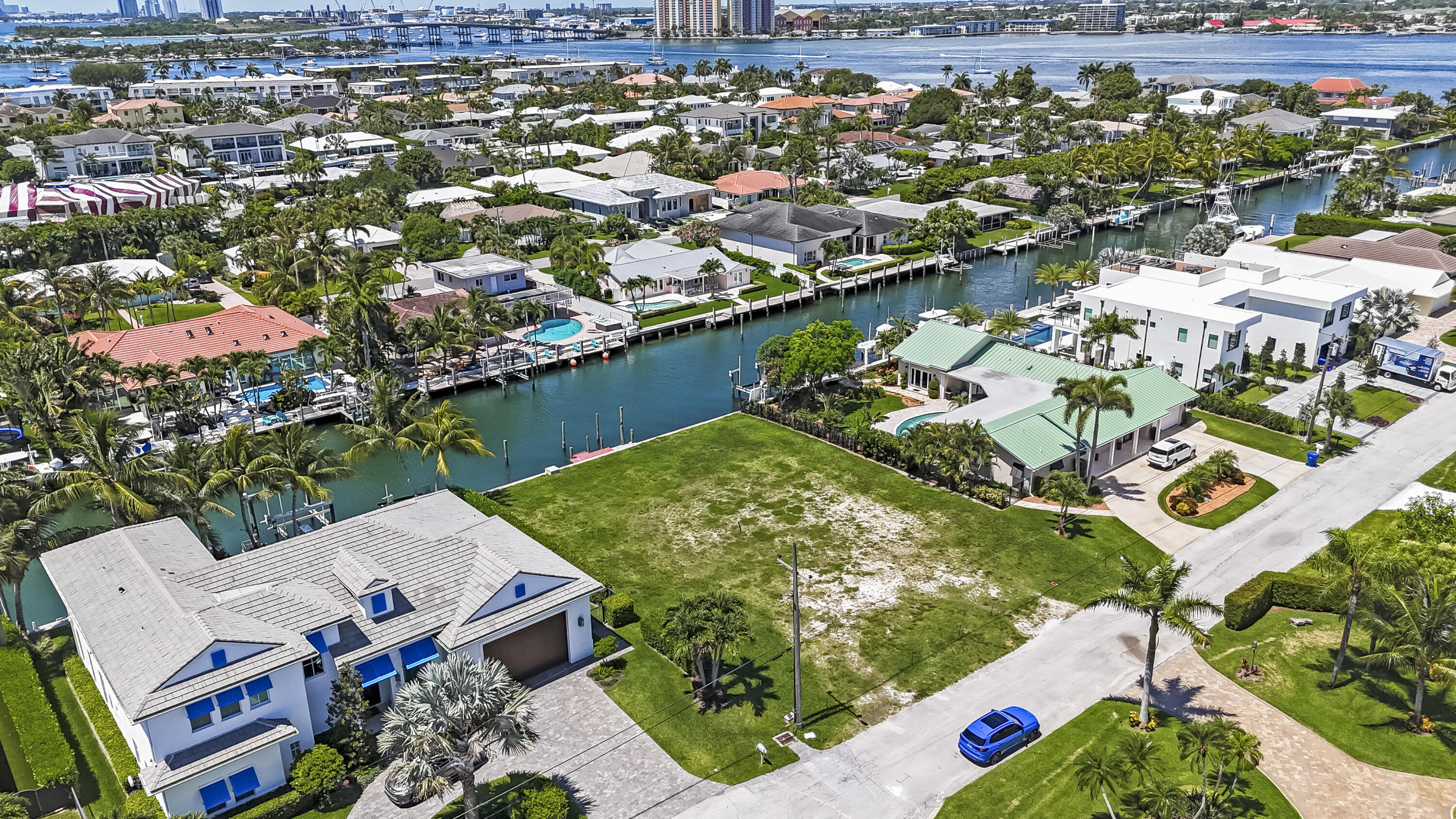 1121 Coral Way Property Photo 1
