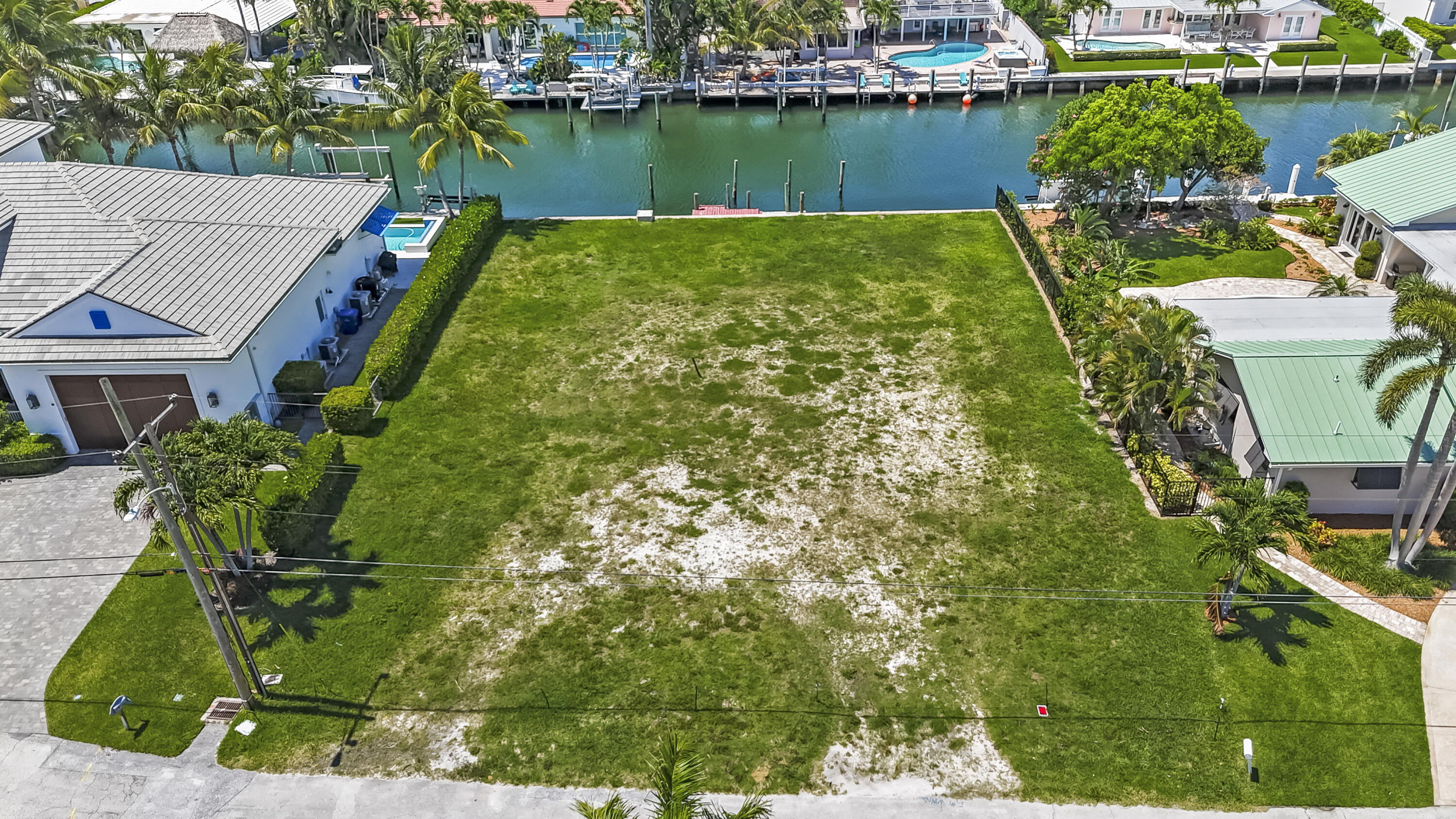 1121 Coral Way Property Photo 5
