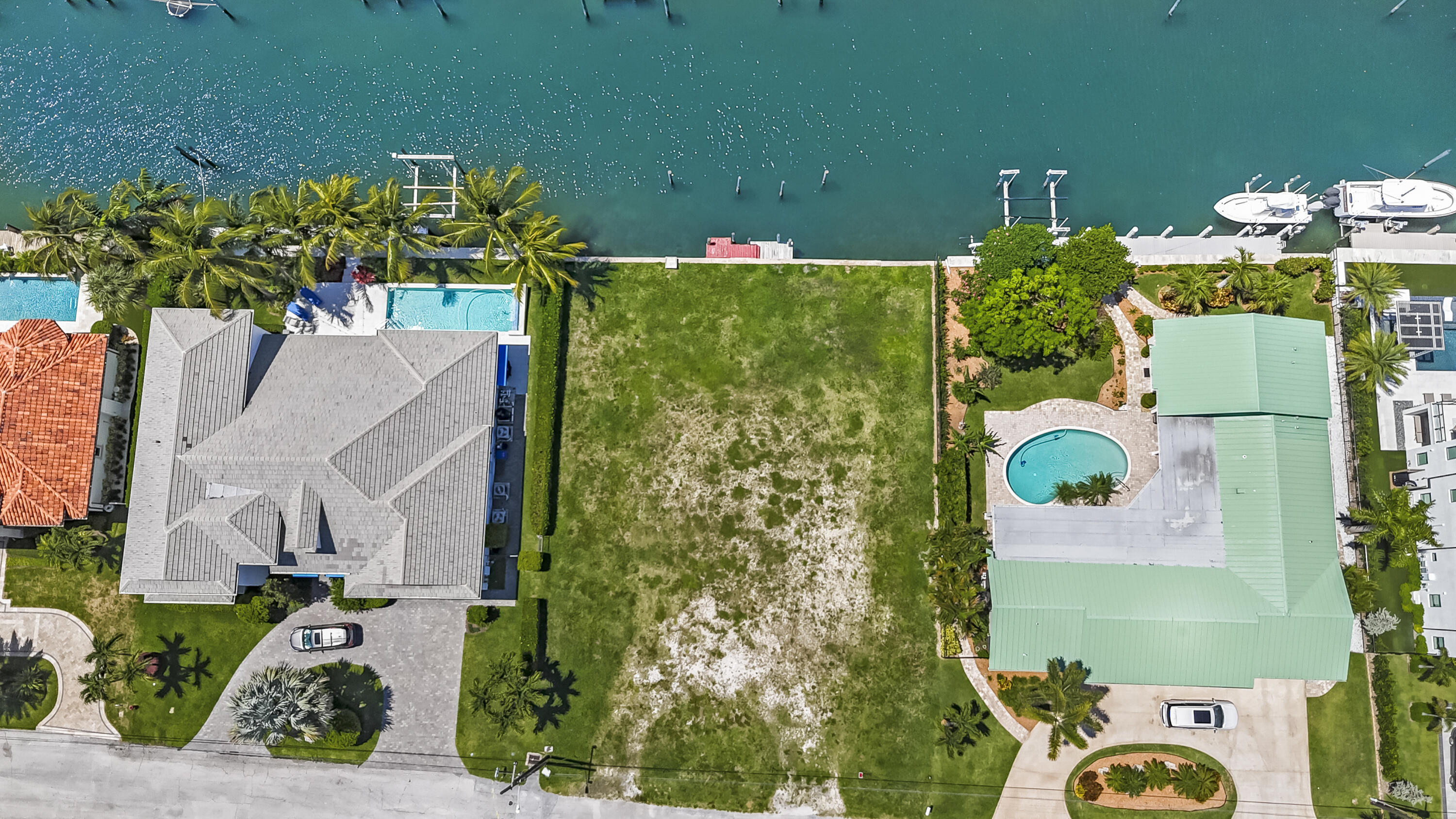 1121 Coral Way Property Photo 6