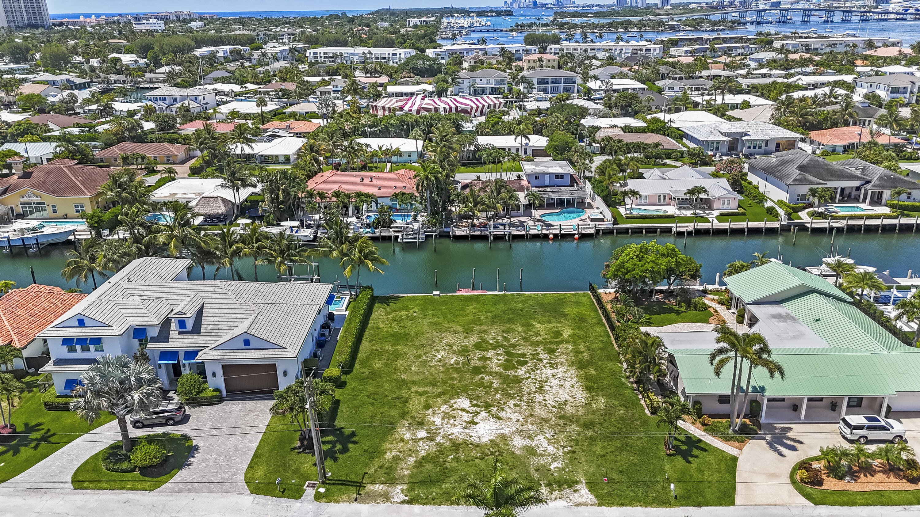 1121 Coral Way Property Photo 9