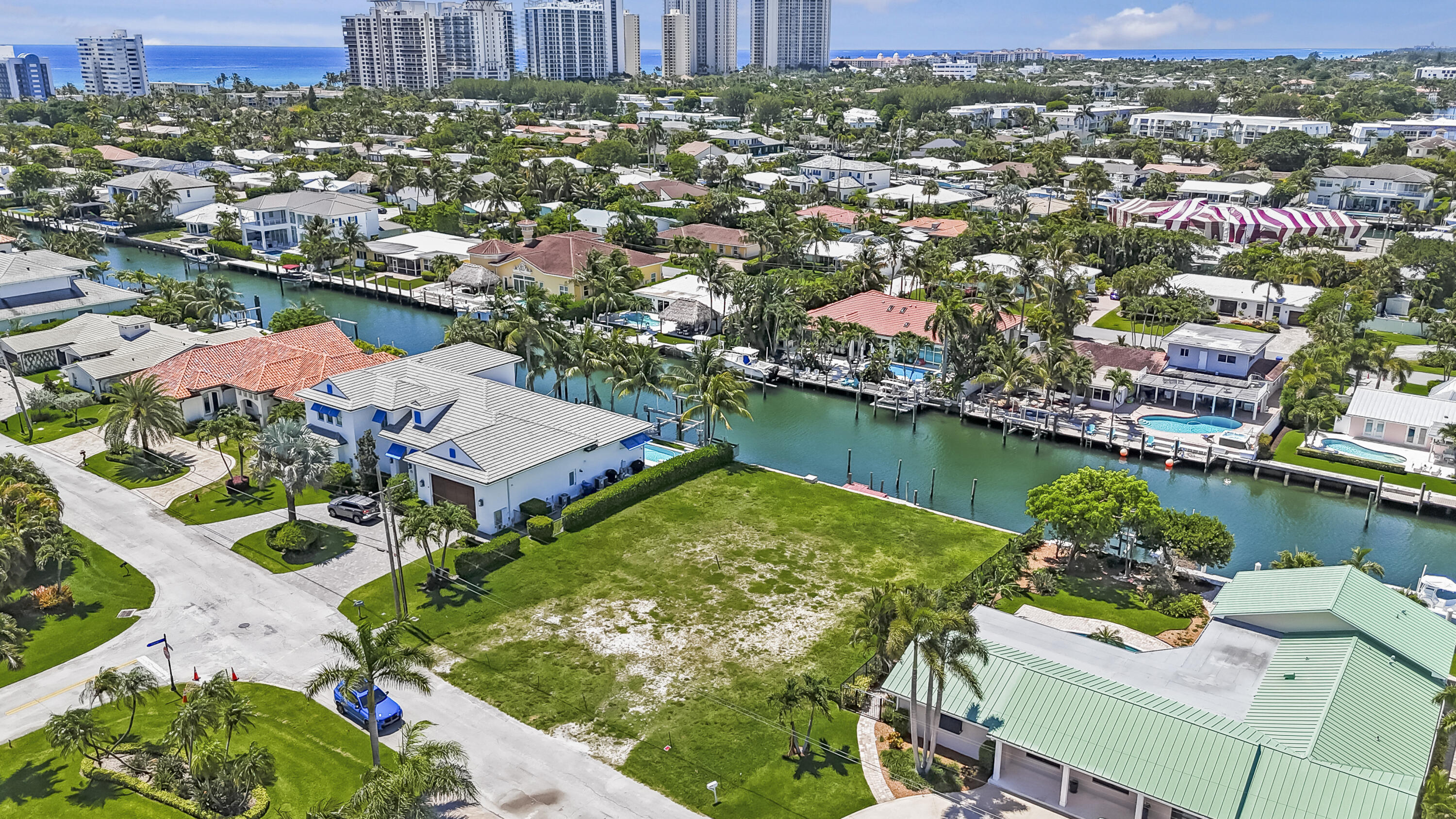 1121 Coral Way Property Photo 10