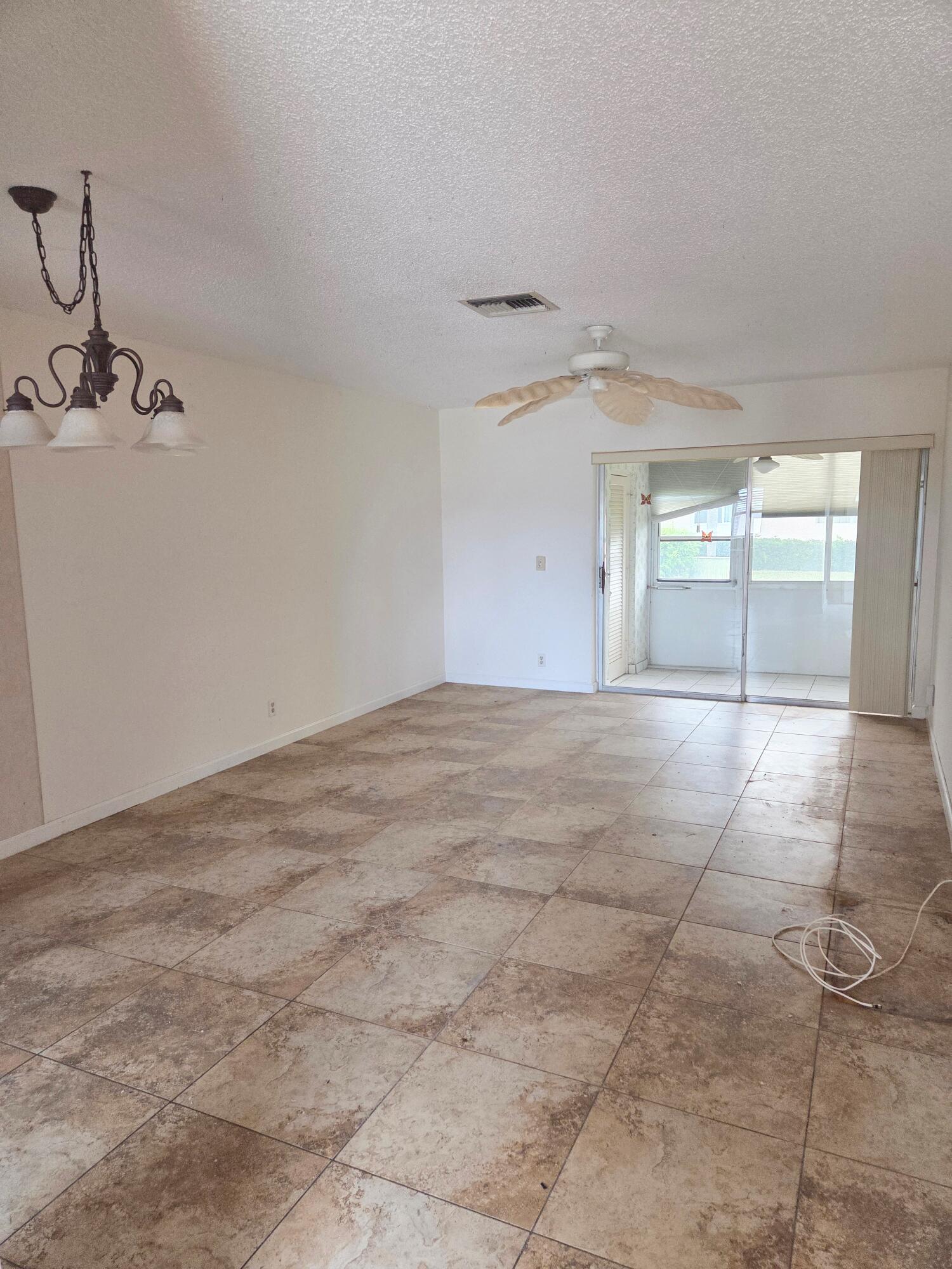 2703 Dudley Drive W Unit E Property Photo 6