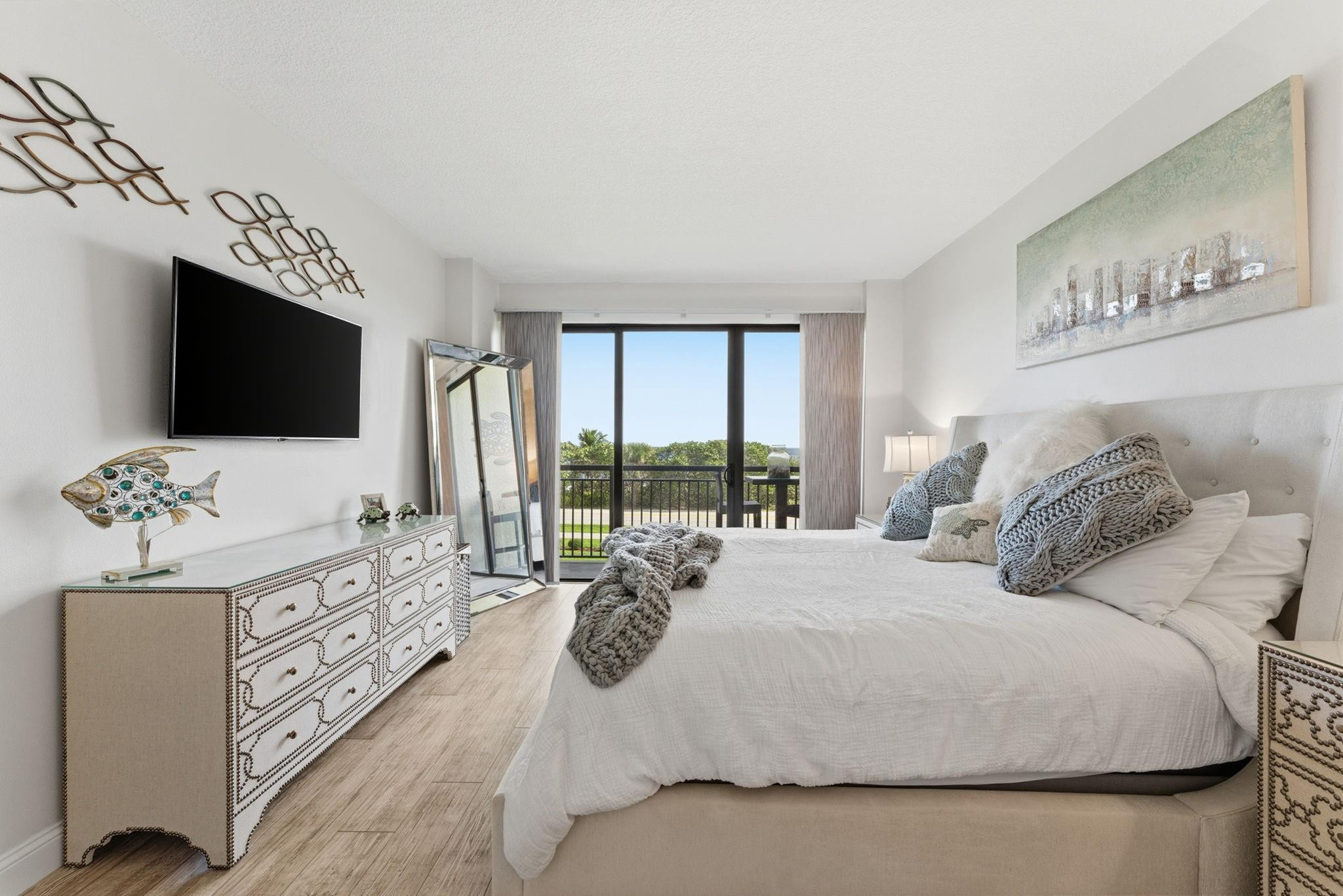 2727 N Ocean Boulevard Unit 301 Property Photo 10