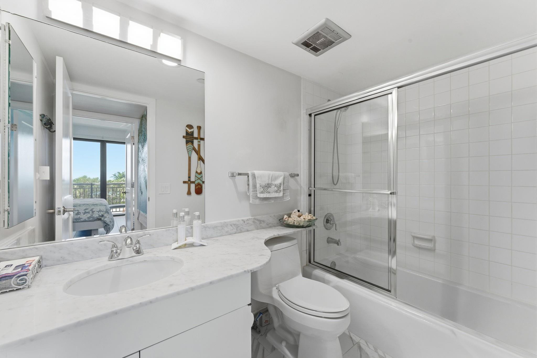 2727 N Ocean Boulevard Unit 301 Property Photo 14