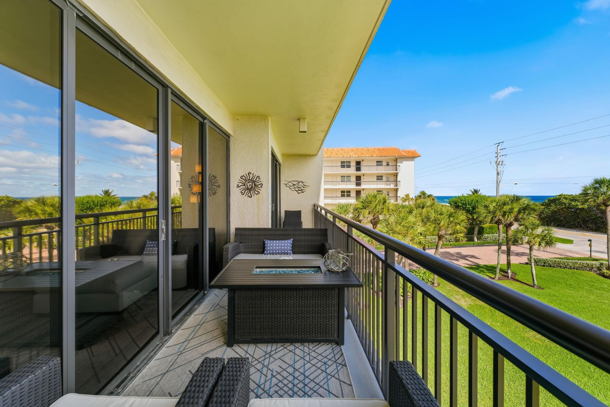 2727 N Ocean Boulevard Unit 301 Property Photo 15