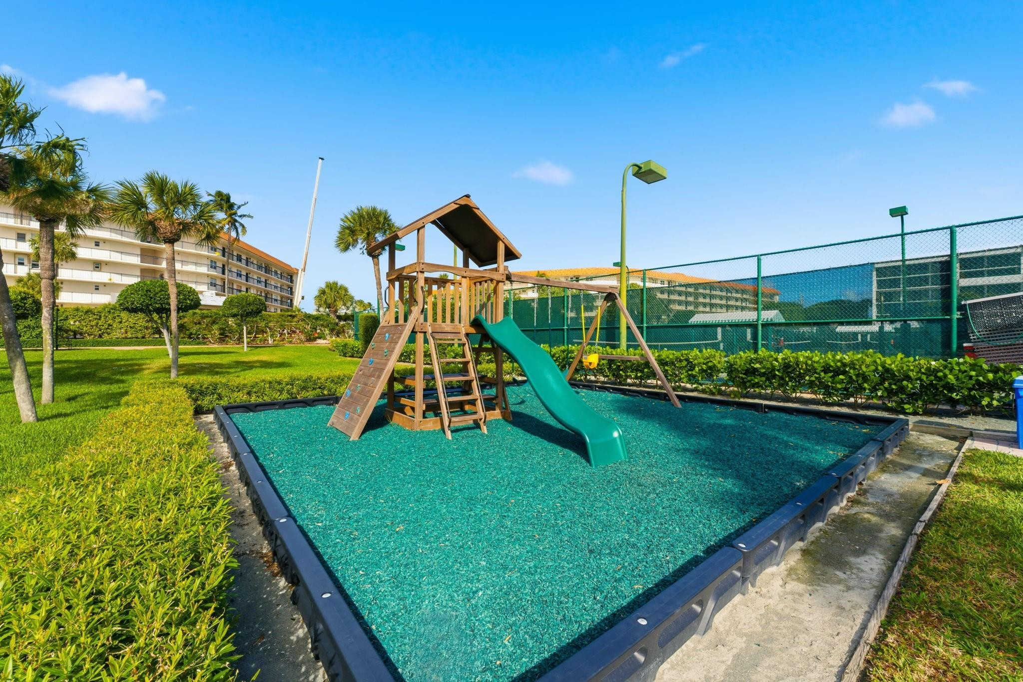 2727 N Ocean Boulevard Unit 301 Property Photo 26