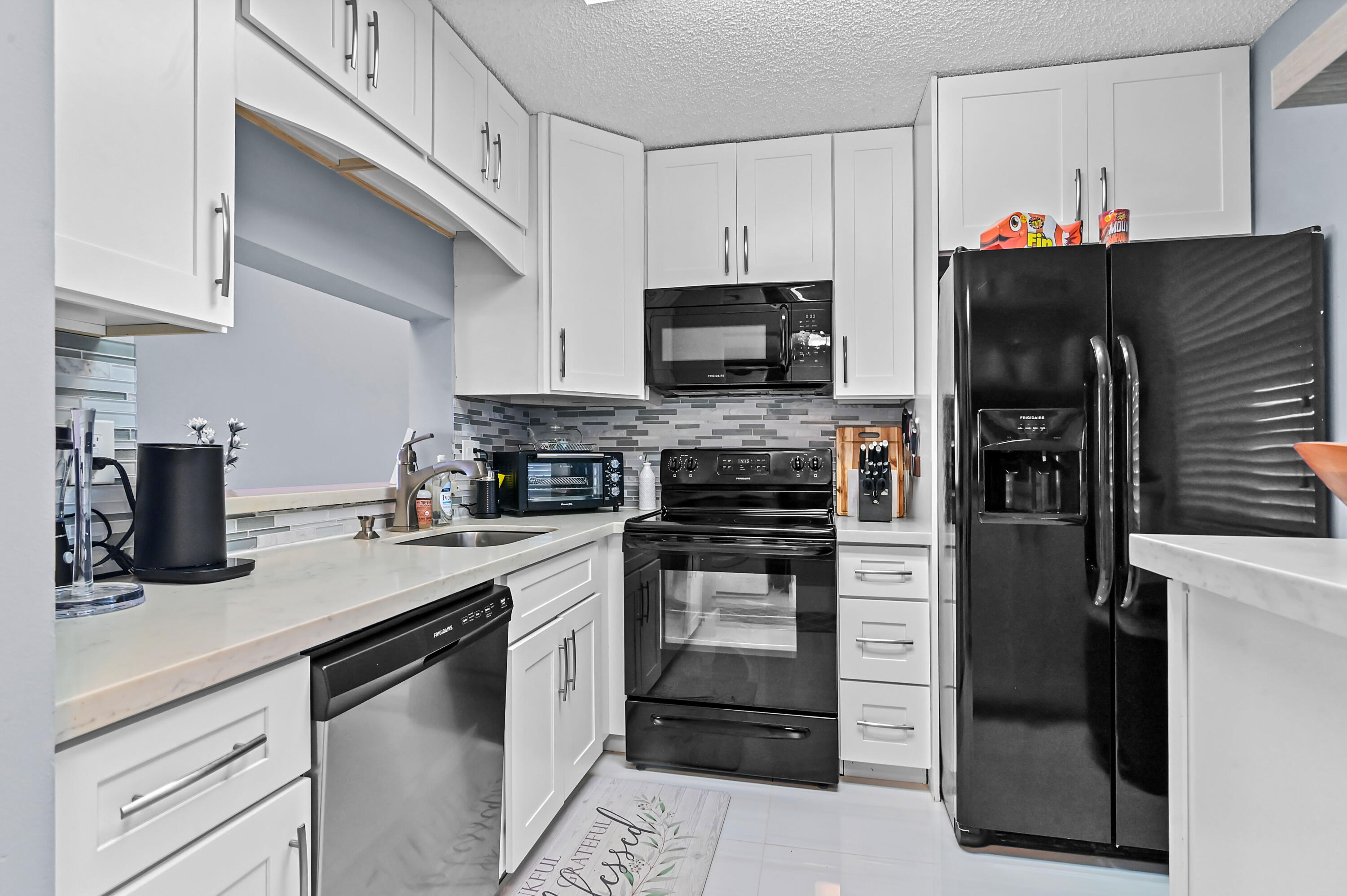 5530 Lakeside Drive 203 Property Photo 7