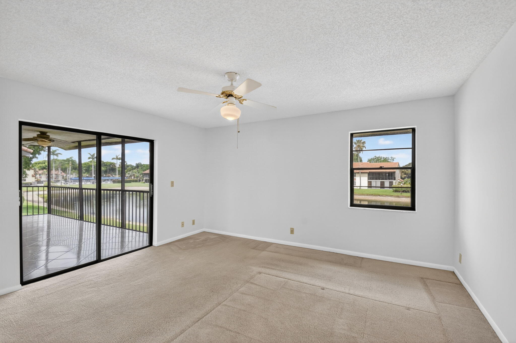10231 N Circle Lake Drive 201 Property Photo 27
