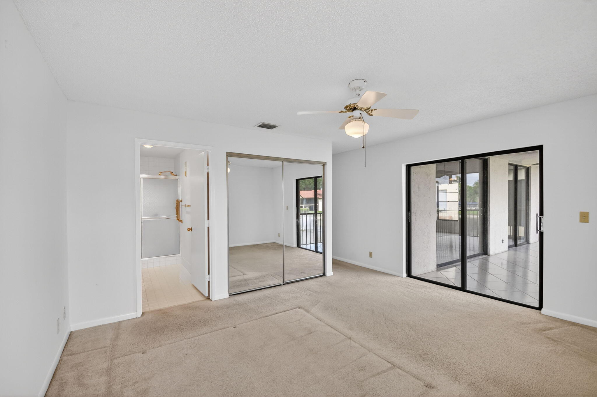10231 N Circle Lake Drive 201 Property Photo 28