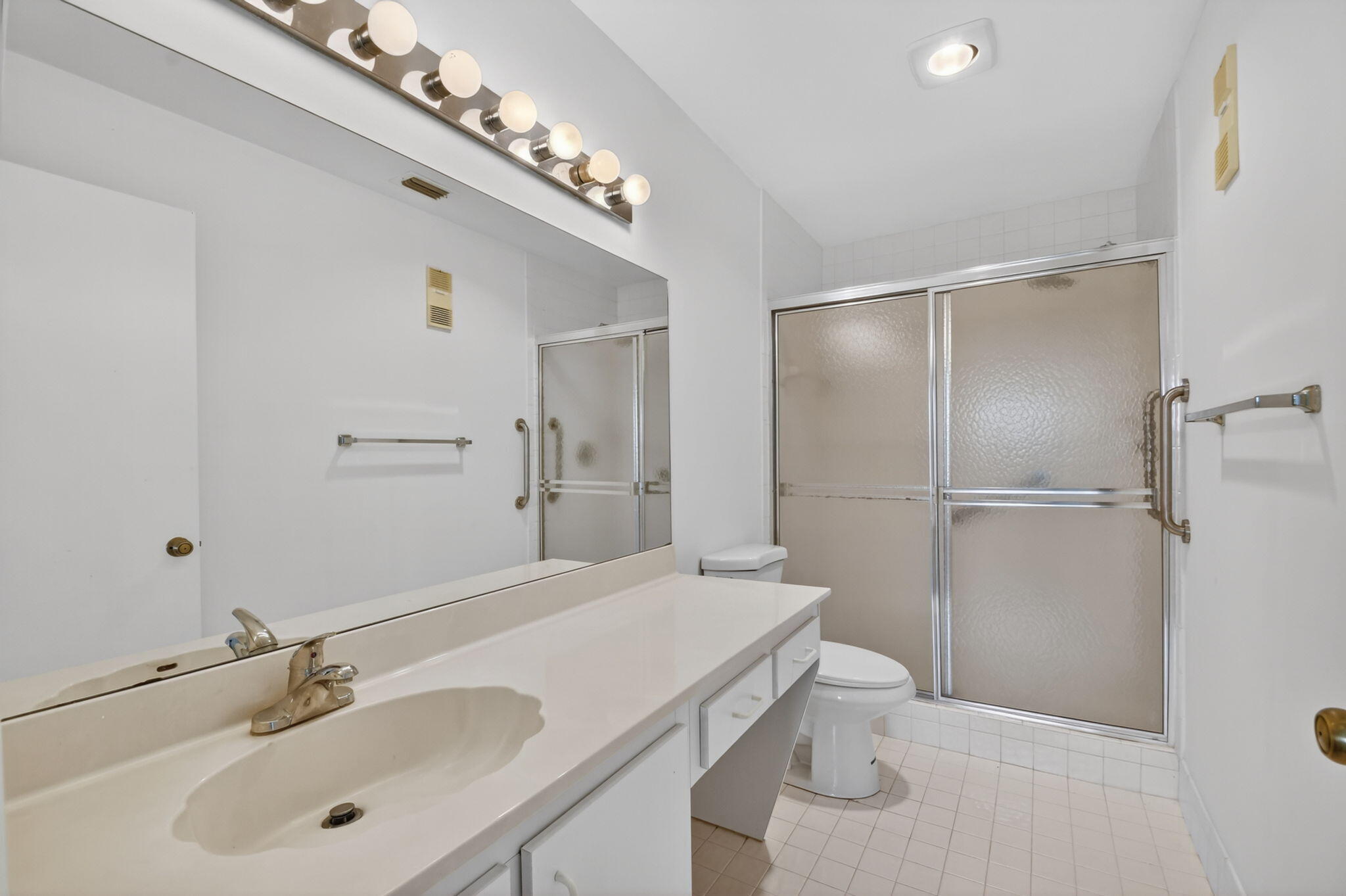 10231 N Circle Lake Drive 201 Property Photo 29
