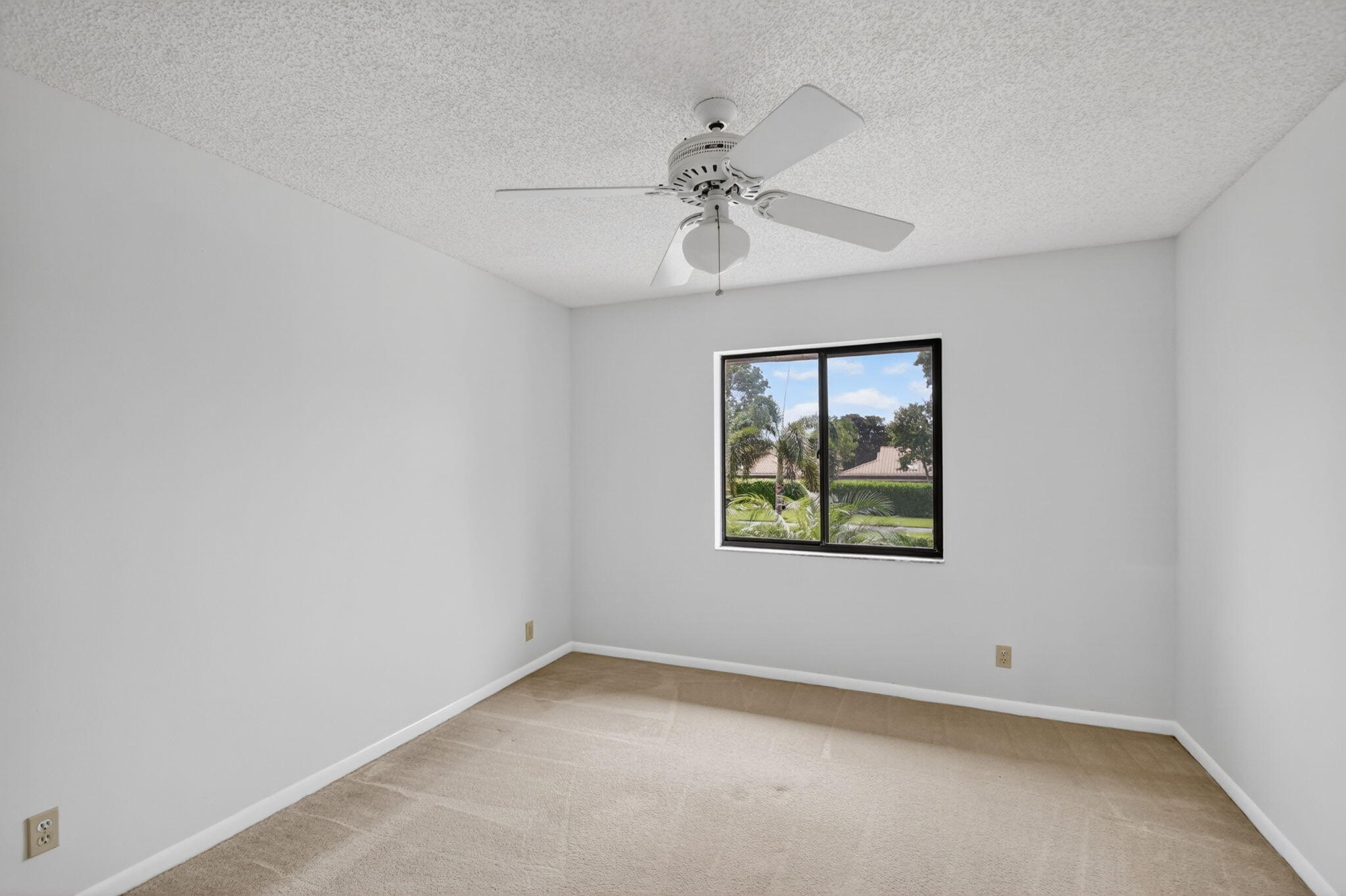 10231 N Circle Lake Drive 201 Property Photo 31