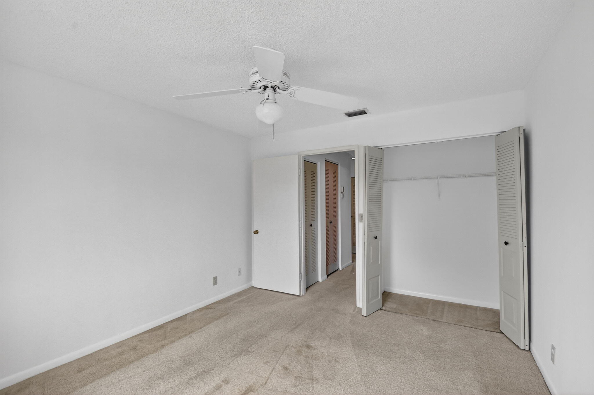 10231 N Circle Lake Drive 201 Property Photo 32