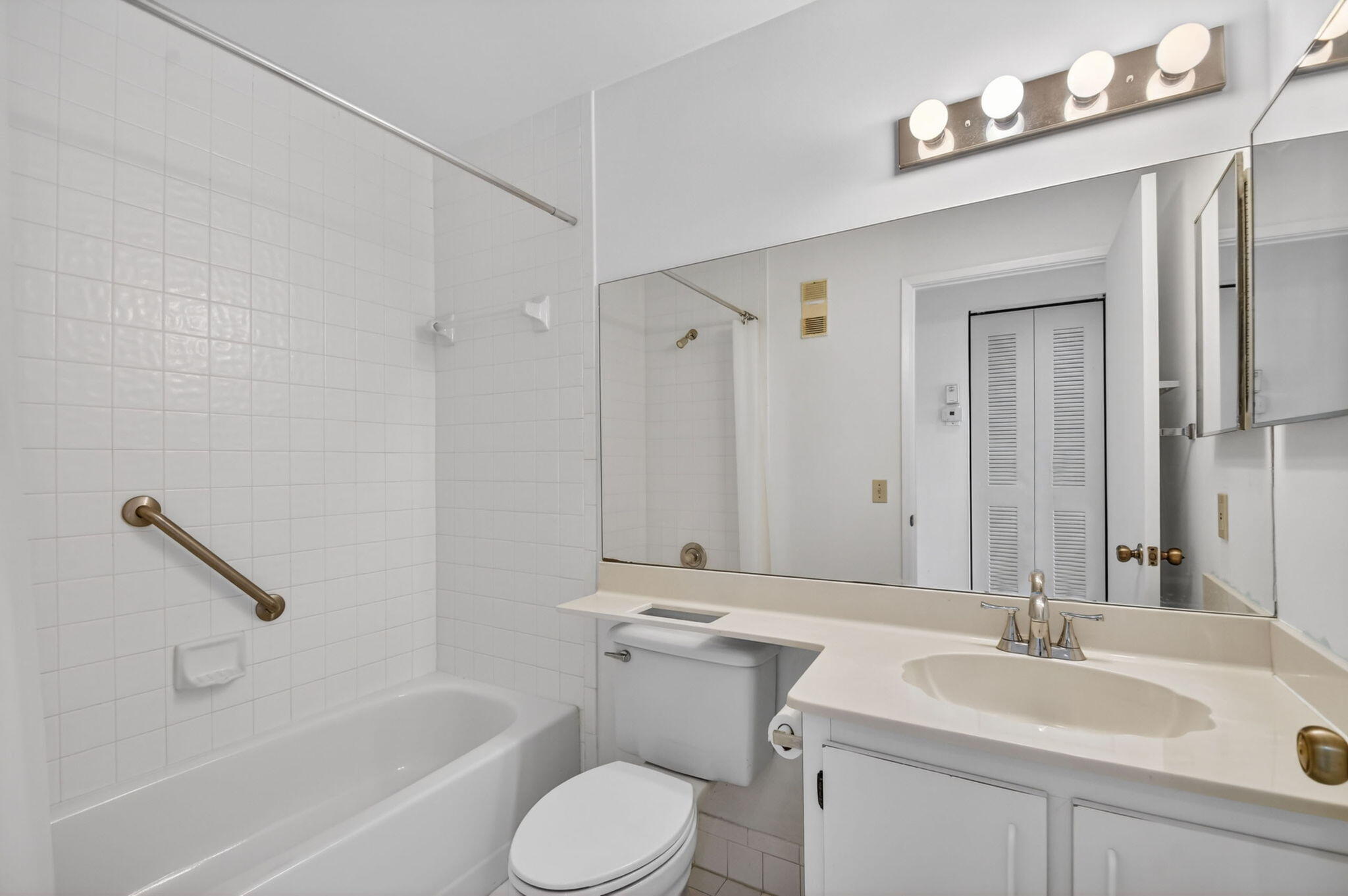 10231 N Circle Lake Drive 201 Property Photo 33