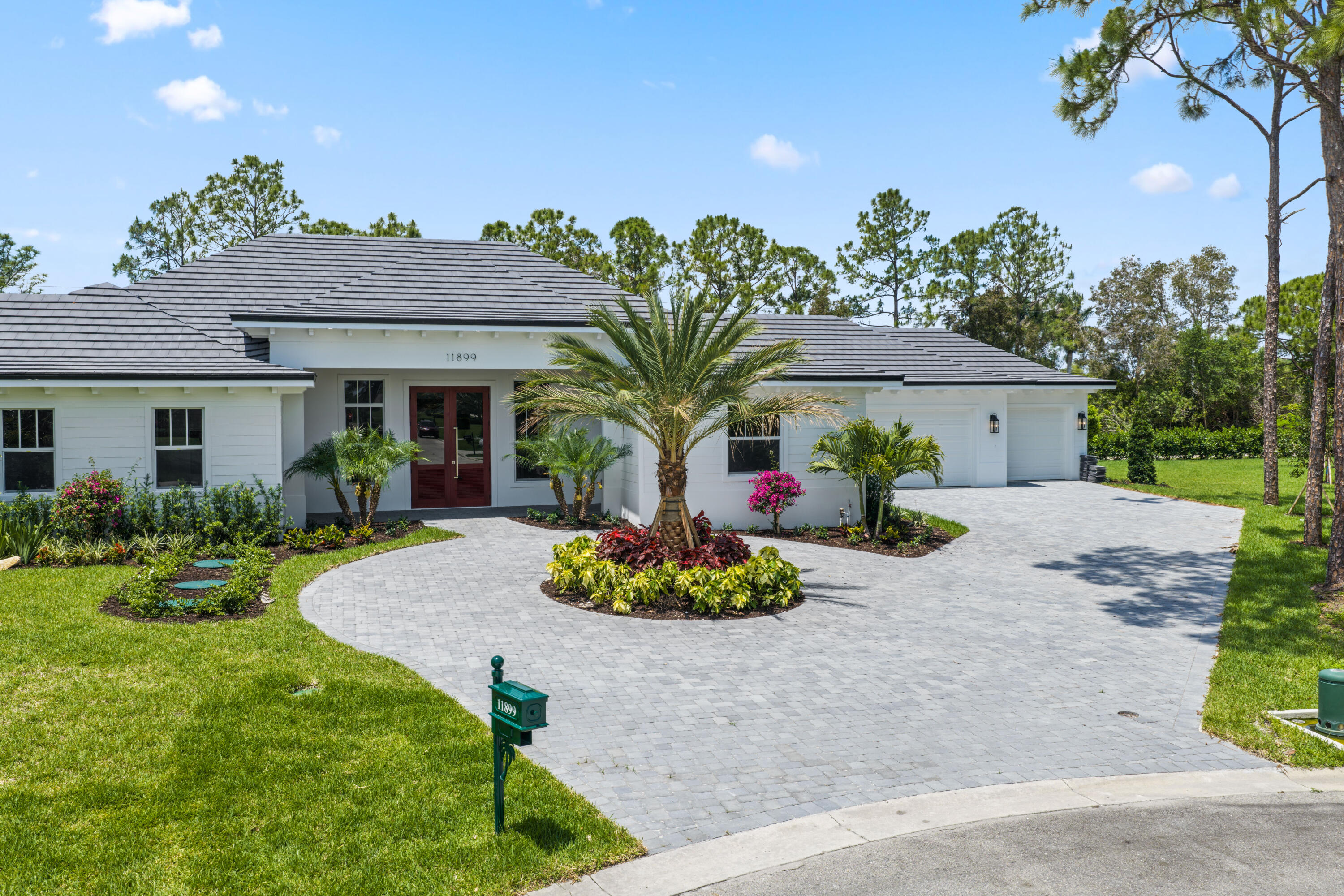 11899 Sanbourn Court Property Photo 4