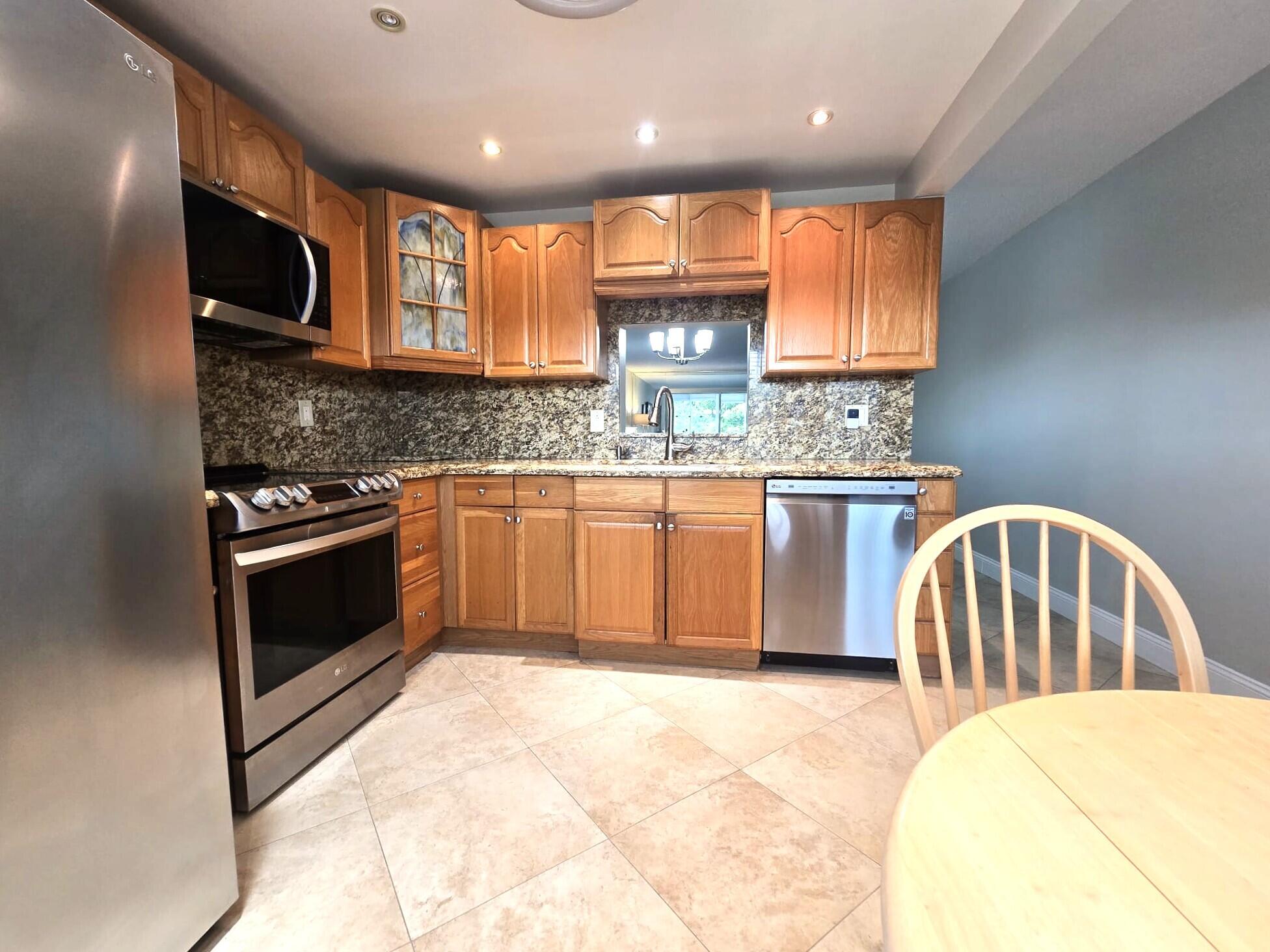 2402 Antigua Circle E3 Property Photo 5