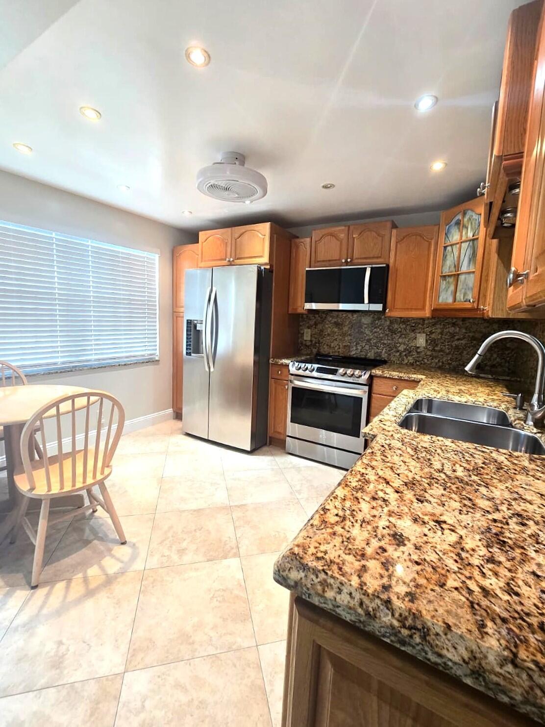 2402 Antigua Circle E3 Property Photo 6
