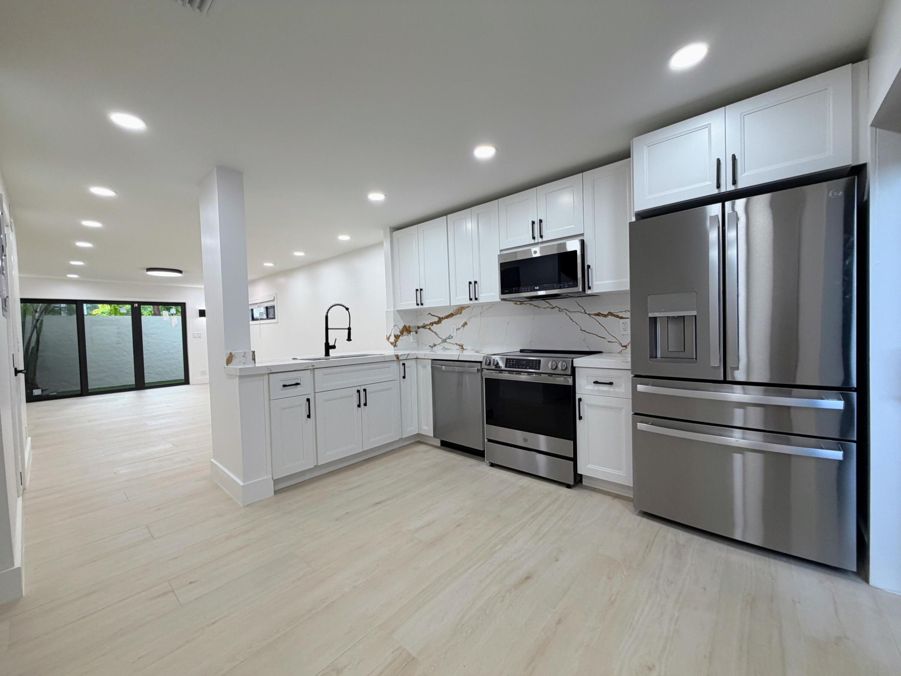 575 Ne 7th Avenue 4b Property Photo 14