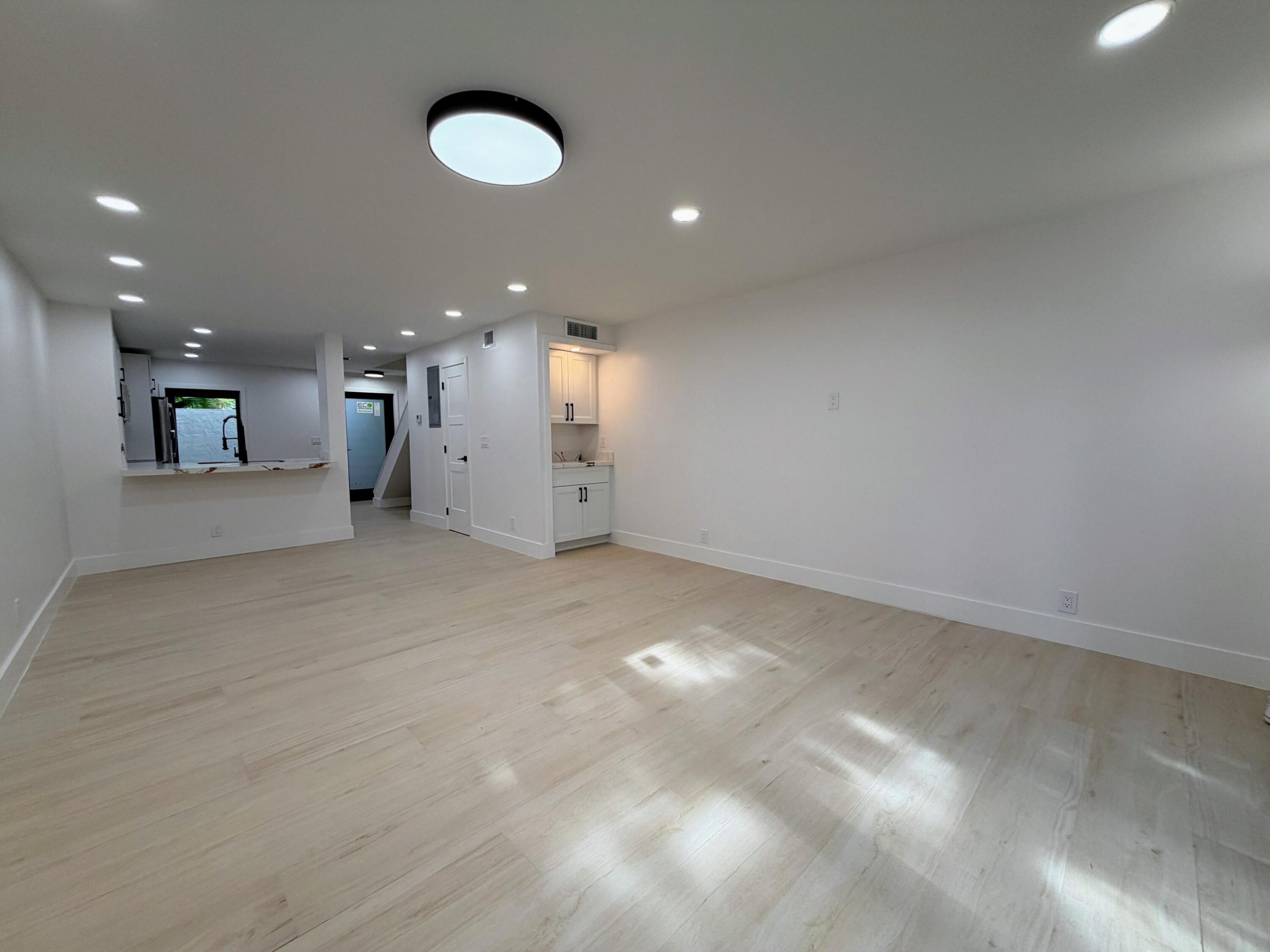 575 Ne 7th Avenue 4b Property Photo 28