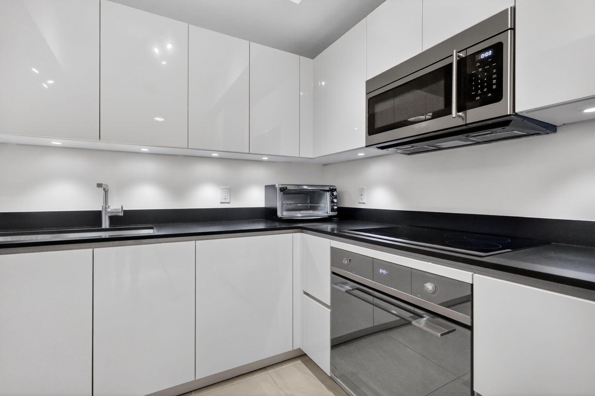 1010 Brickell Avenue 1607 Property Photo 12