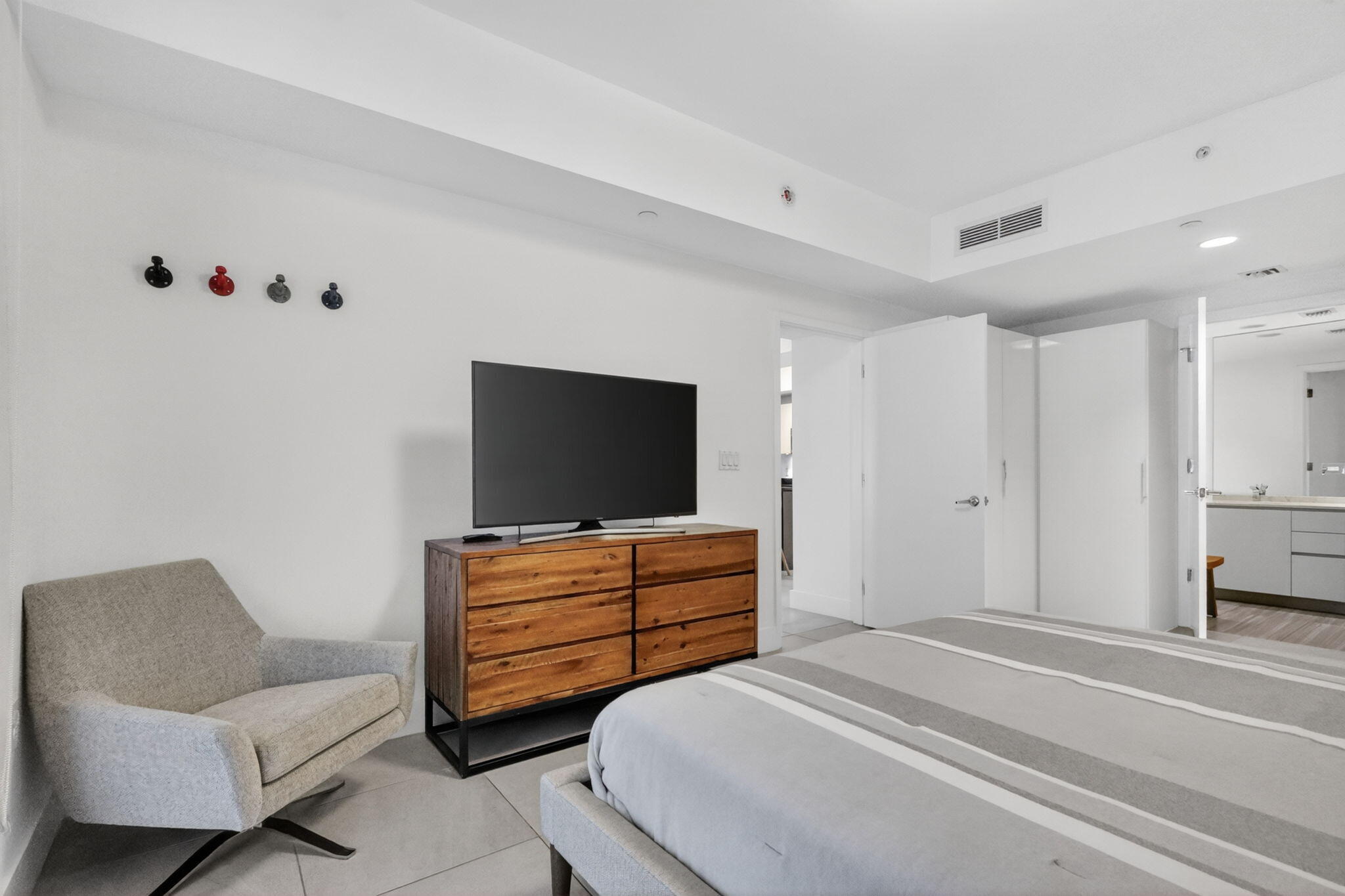 1010 Brickell Avenue 1607 Property Photo 18