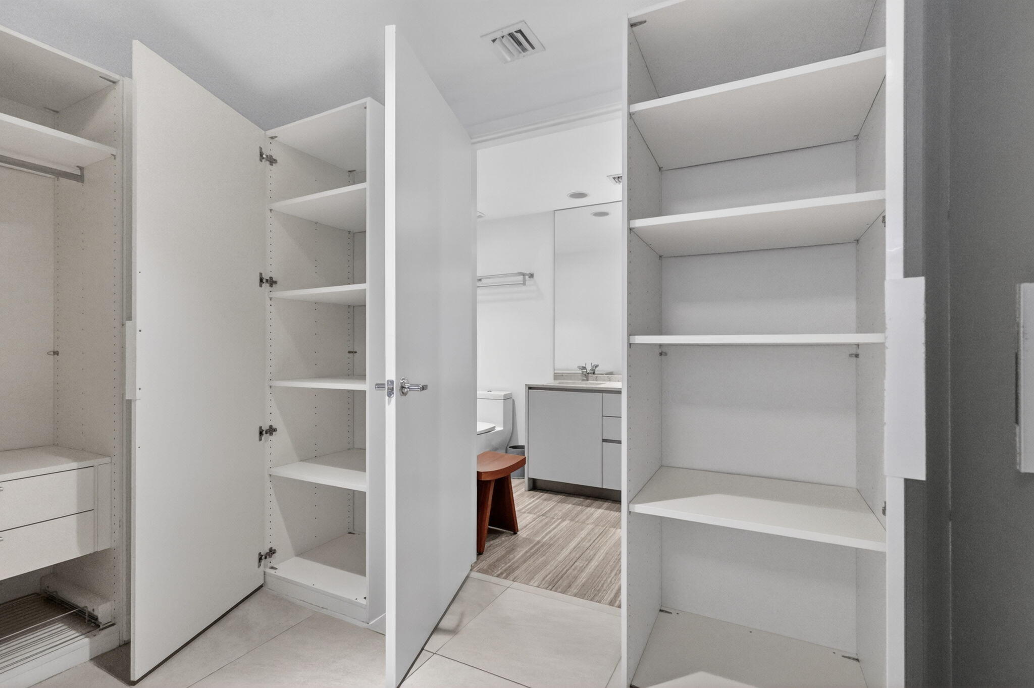 1010 Brickell Avenue 1607 Property Photo 23