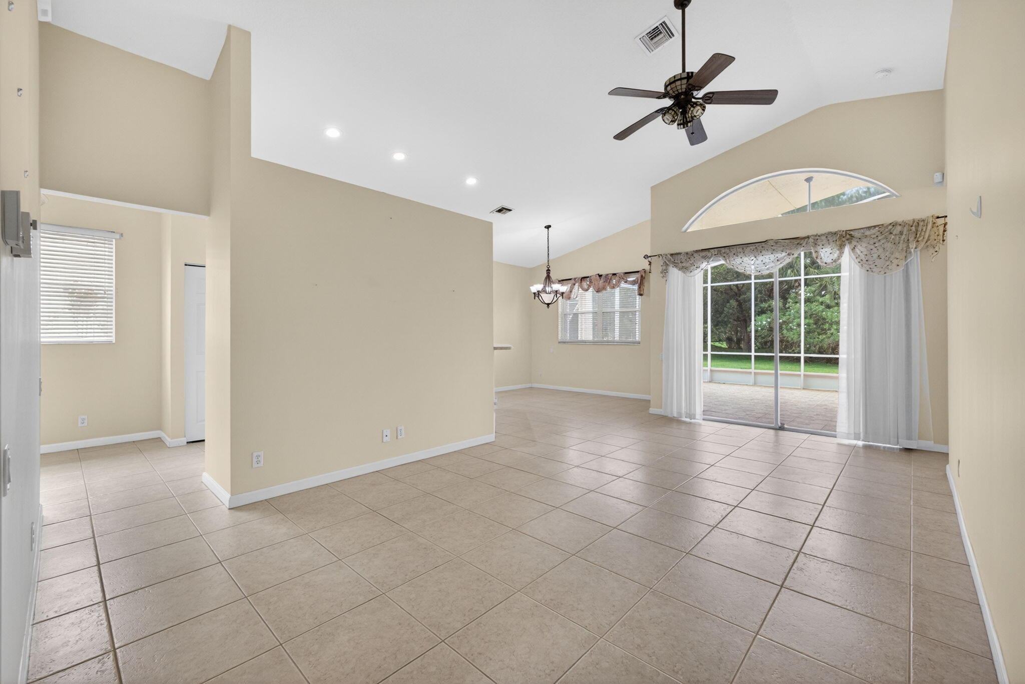 171 Nw Lawton Road Property Photo 3