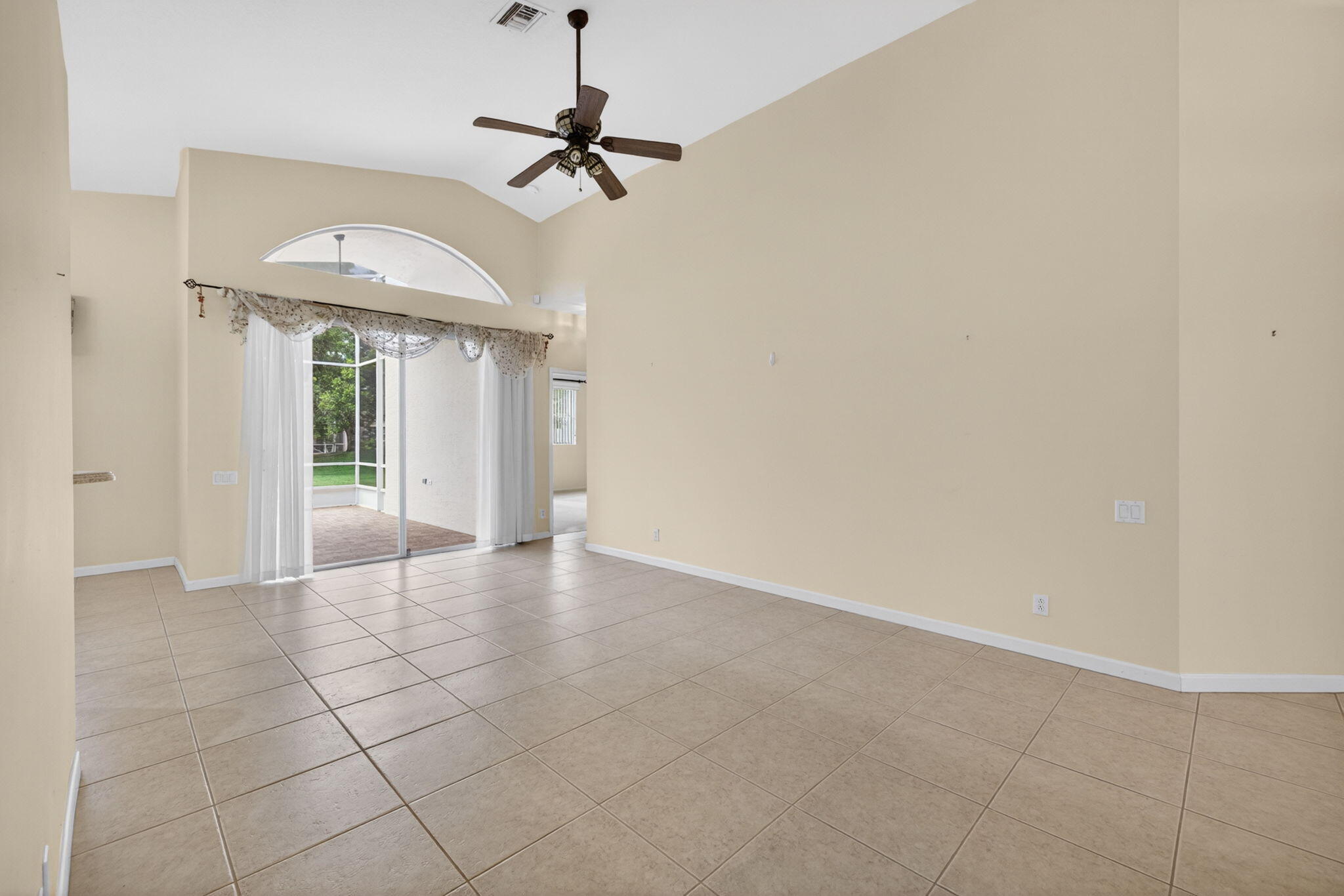 171 Nw Lawton Road Property Photo 5