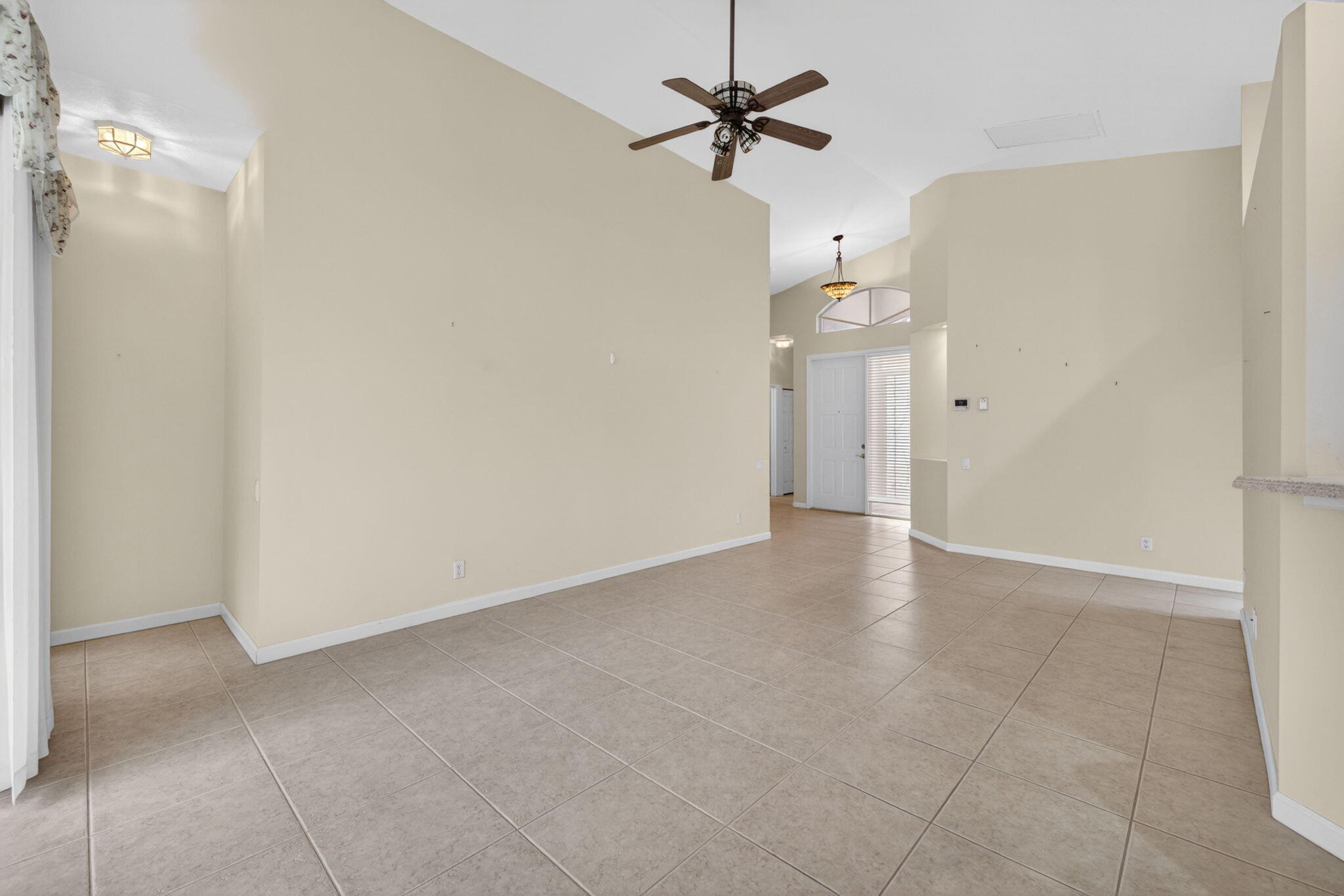171 Nw Lawton Road Property Photo 6