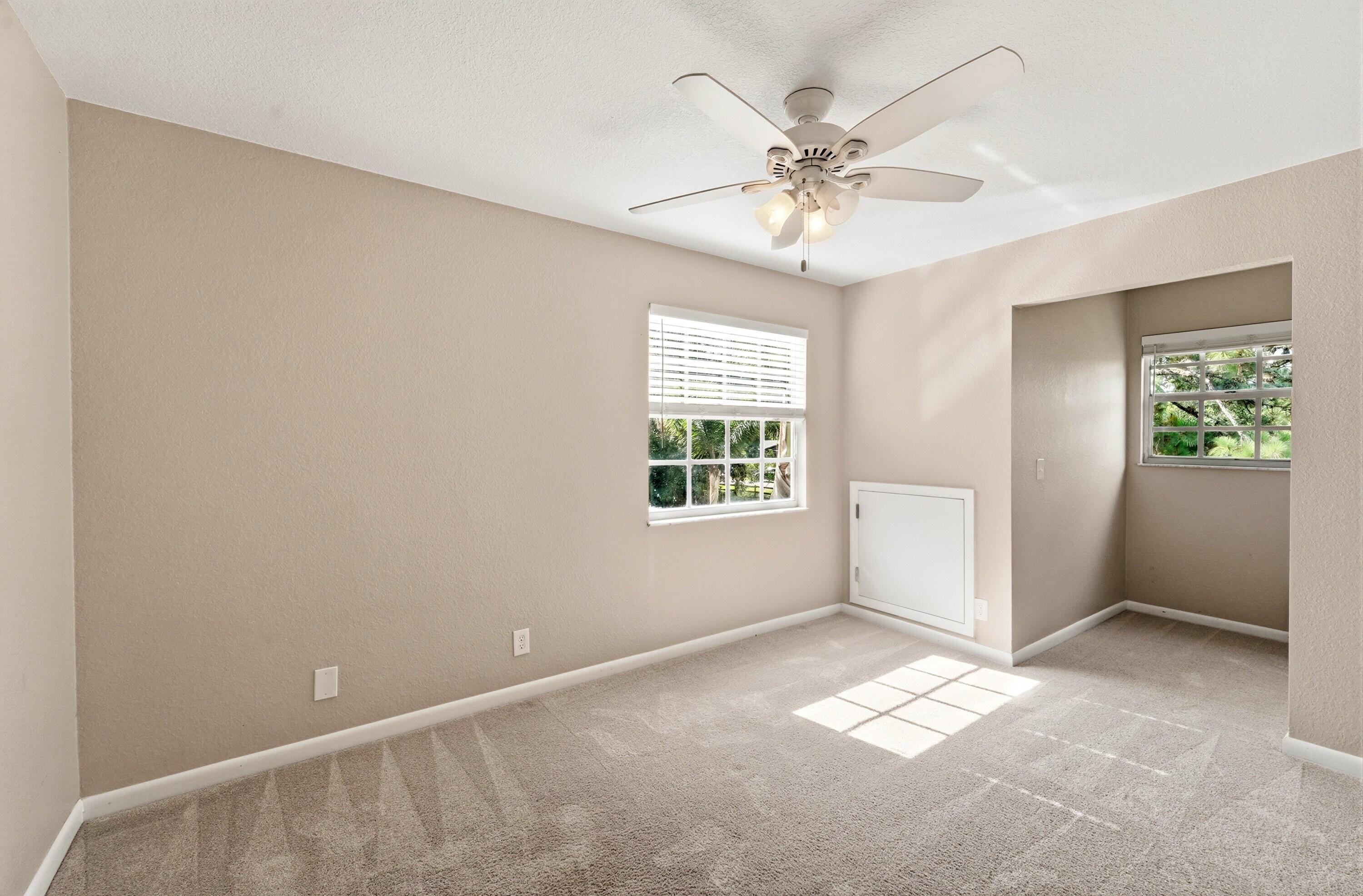 16317 Glasgow Drive E Property Photo 10
