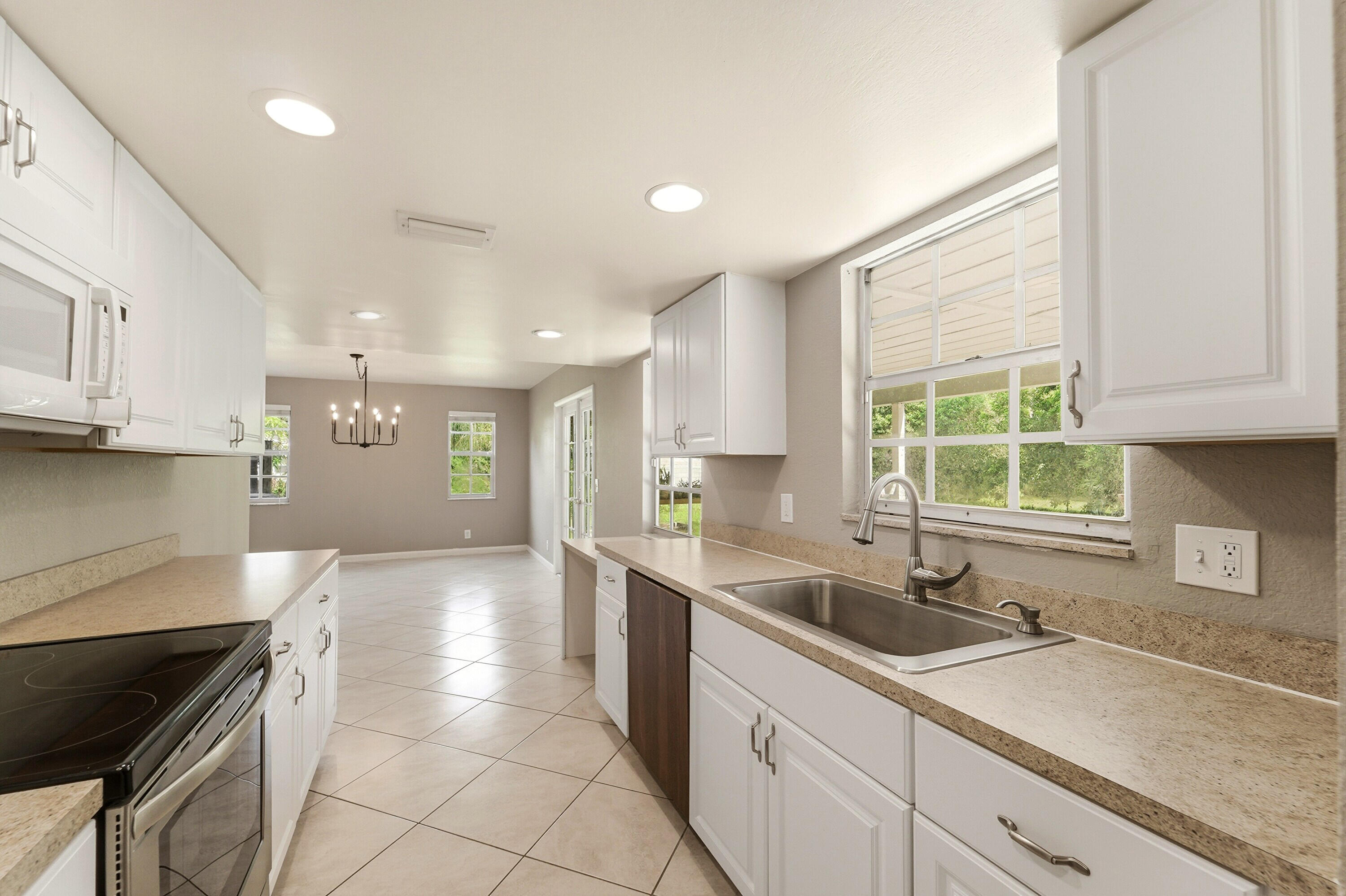 16317 Glasgow Drive E Property Photo 22