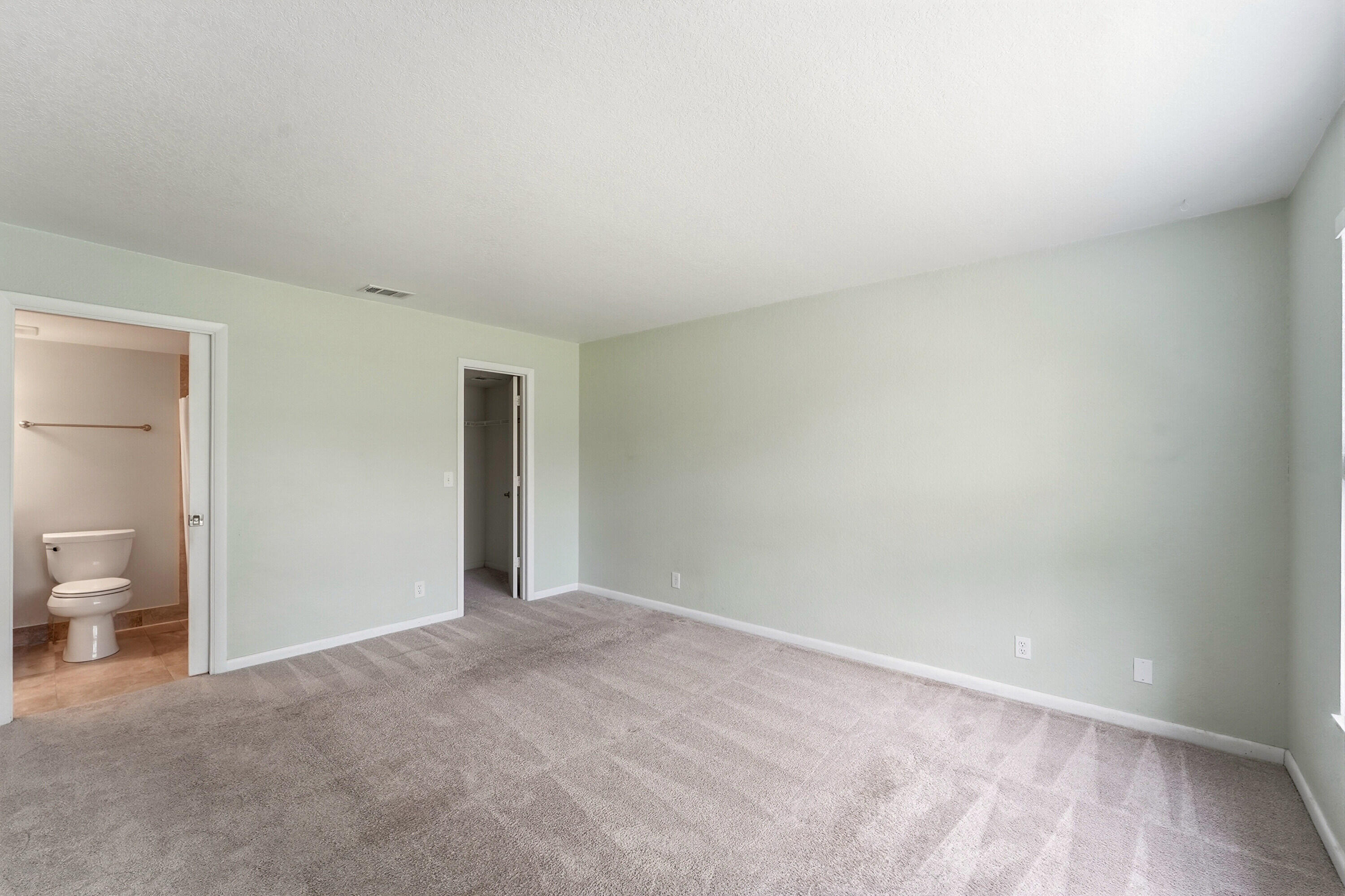 16317 Glasgow Drive E Property Photo 32