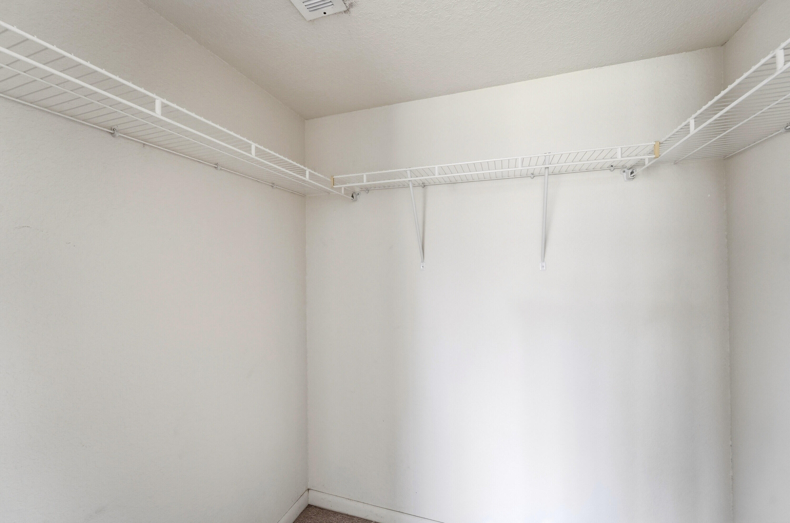 16317 Glasgow Drive E Property Photo 33