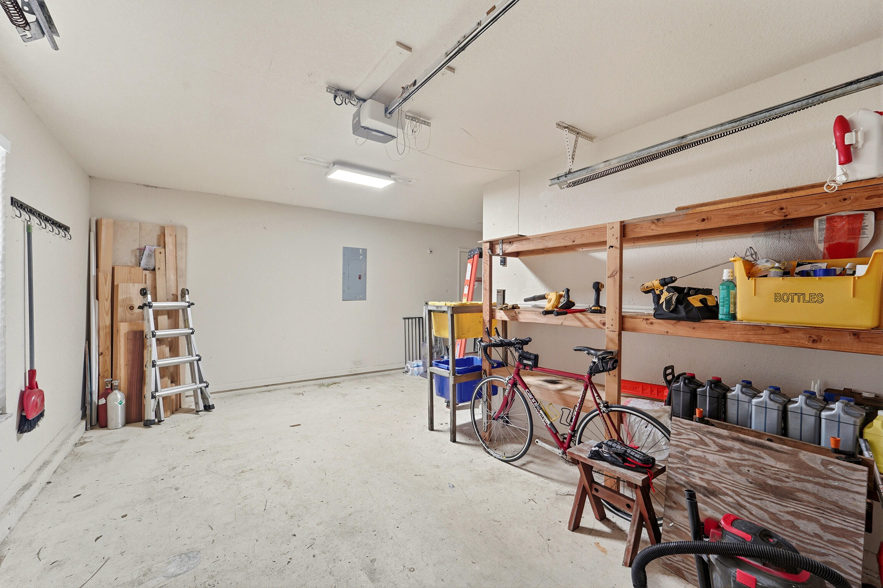 16317 Glasgow Drive E Property Photo 42