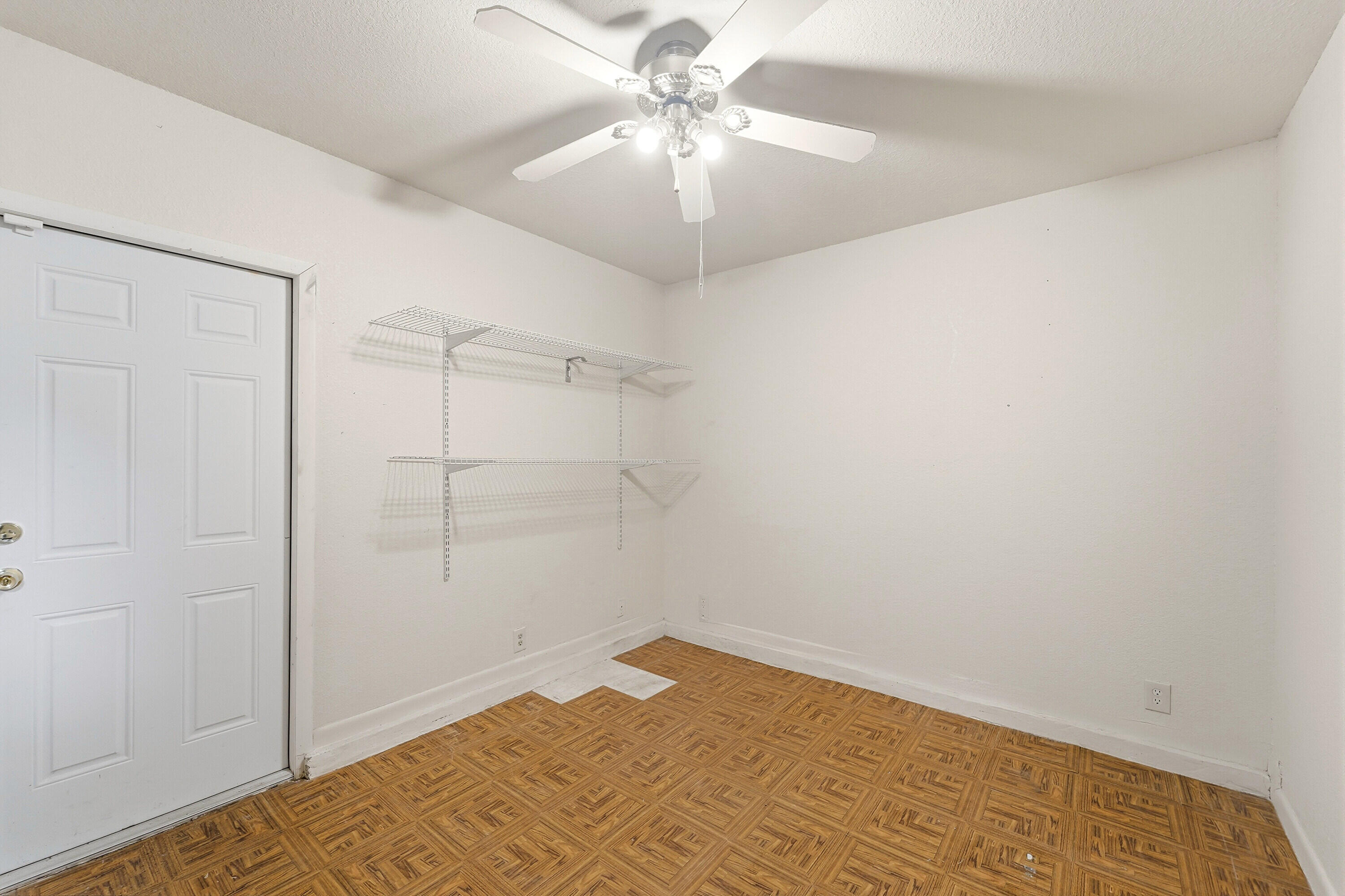 16317 Glasgow Drive E Property Photo 44