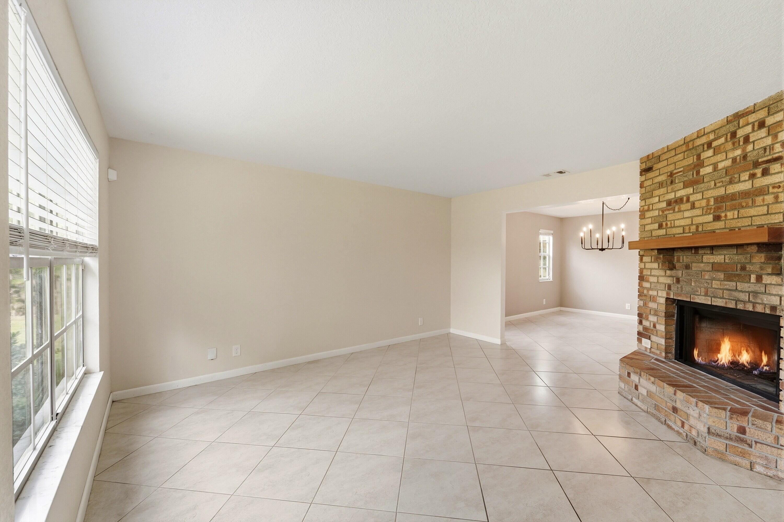 16317 Glasgow Drive E Property Photo 54