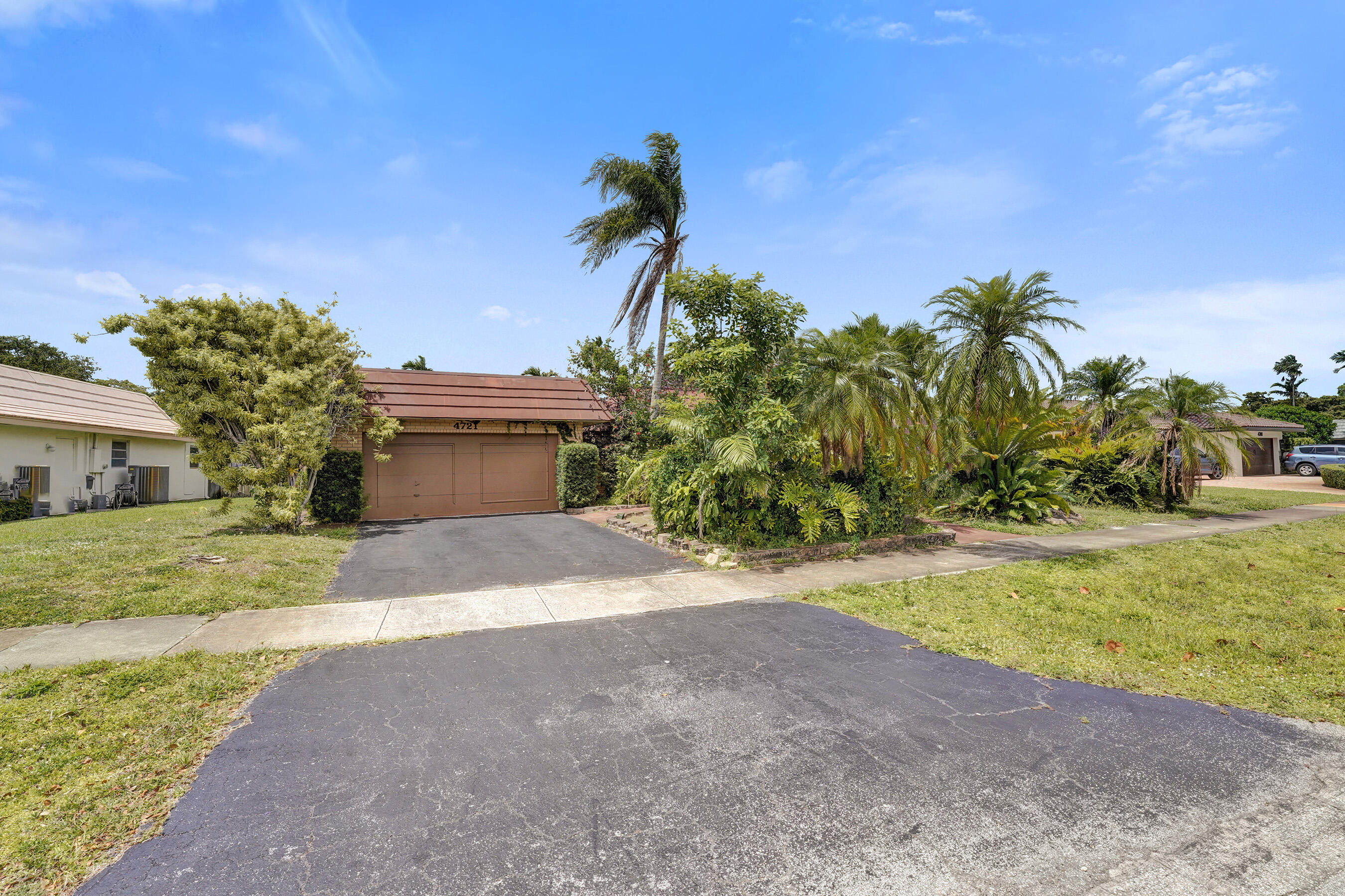 4721 Sarazen Drive Property Photo 2