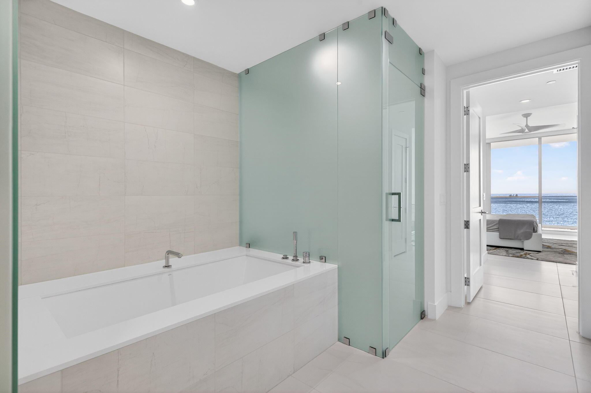 153 N Seabreeze Boulevard 901-s Property Photo 31