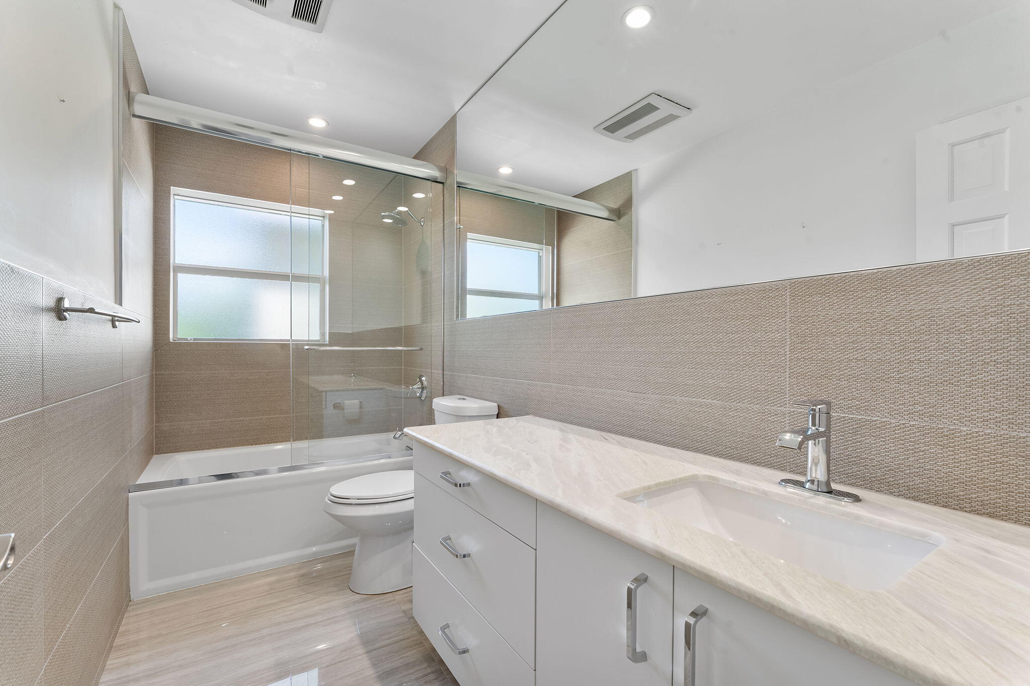 831 Dover Street Property Photo 52