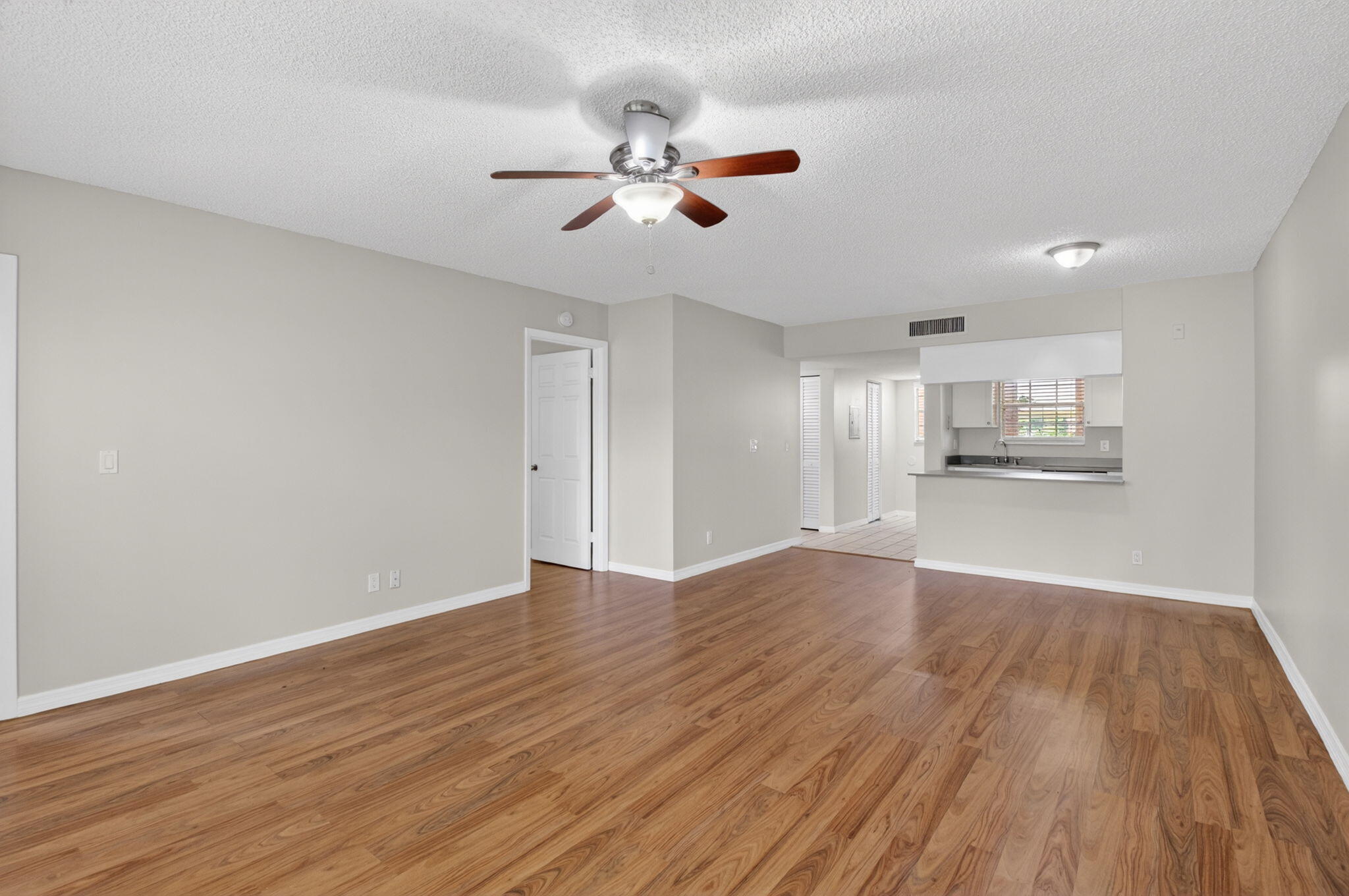 6339 La Costa Drive D Property Photo 9