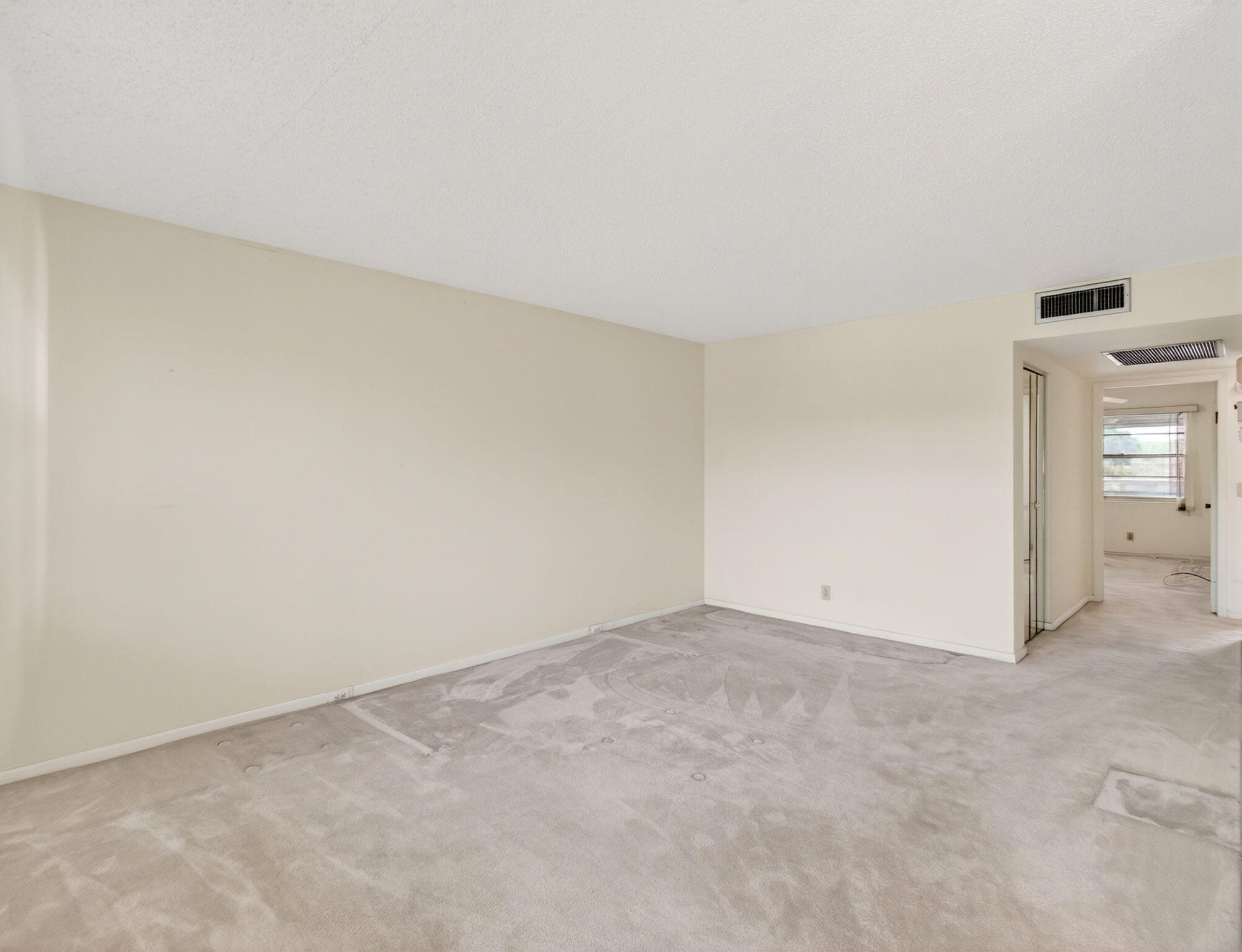 3044 Lincoln C Property Photo 1