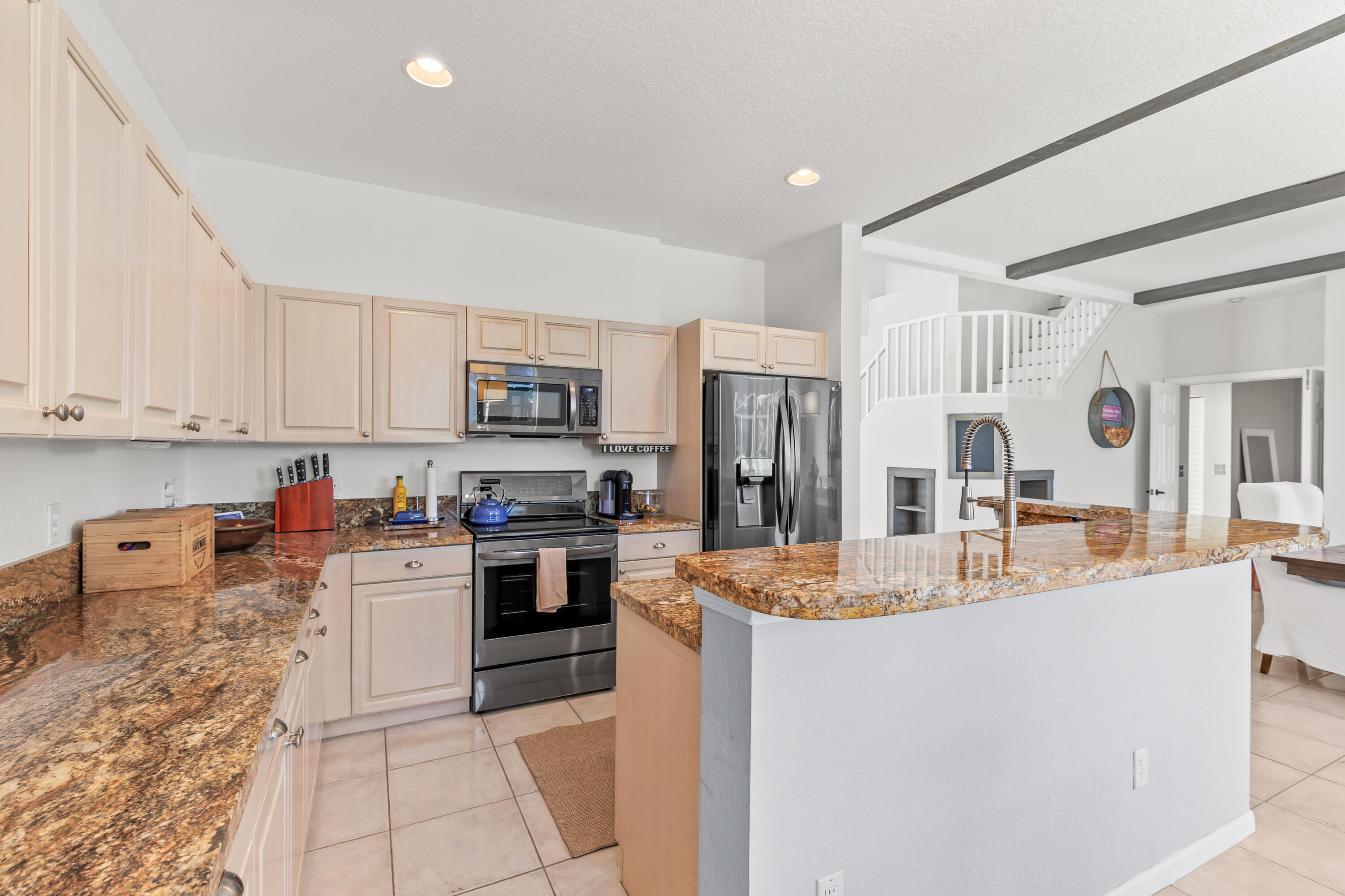 7611 Doubleton Drive Property Photo 14