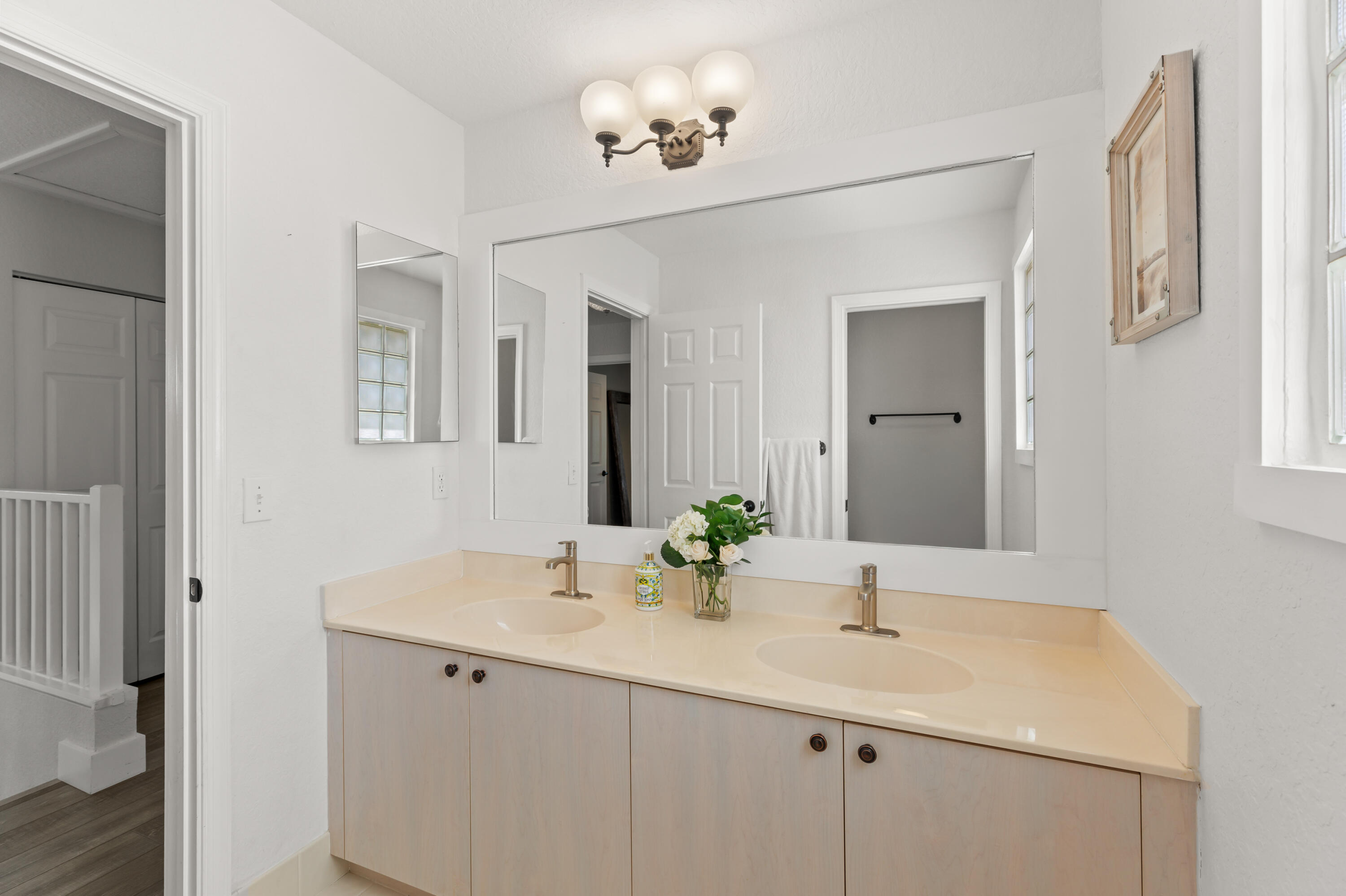 7611 Doubleton Drive Property Photo 25