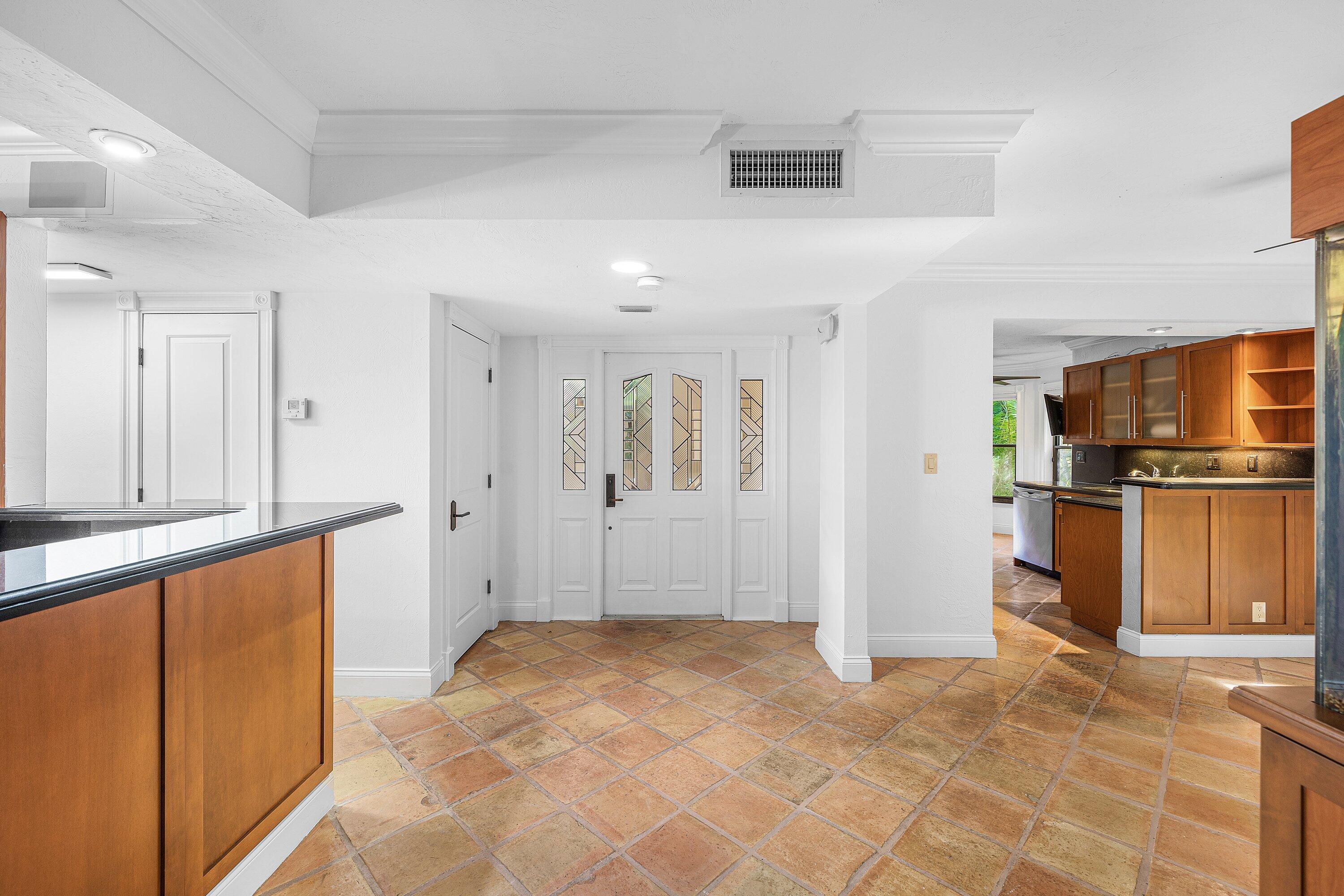 16 Via Lago Property Photo 6