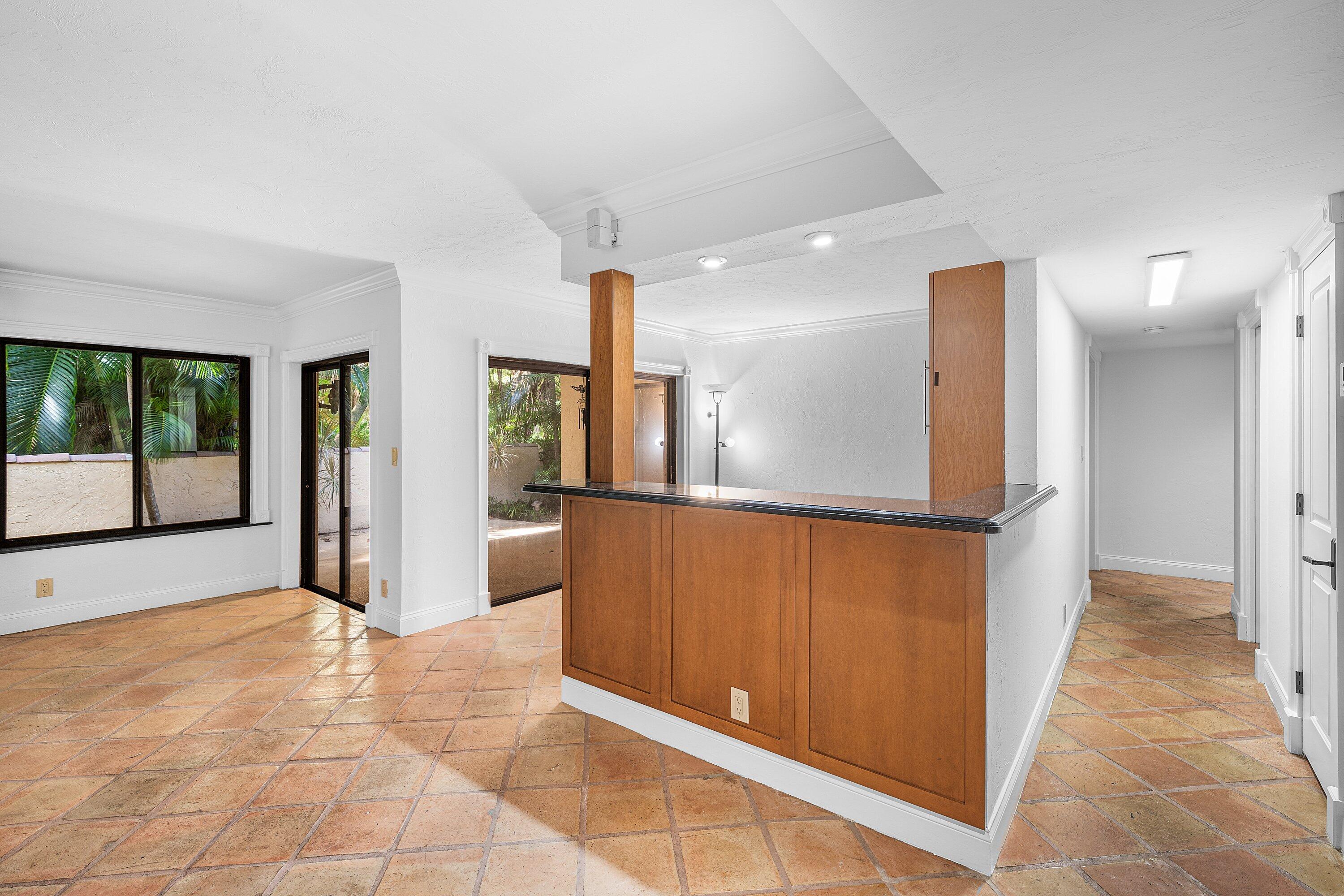 16 Via Lago Property Photo 8