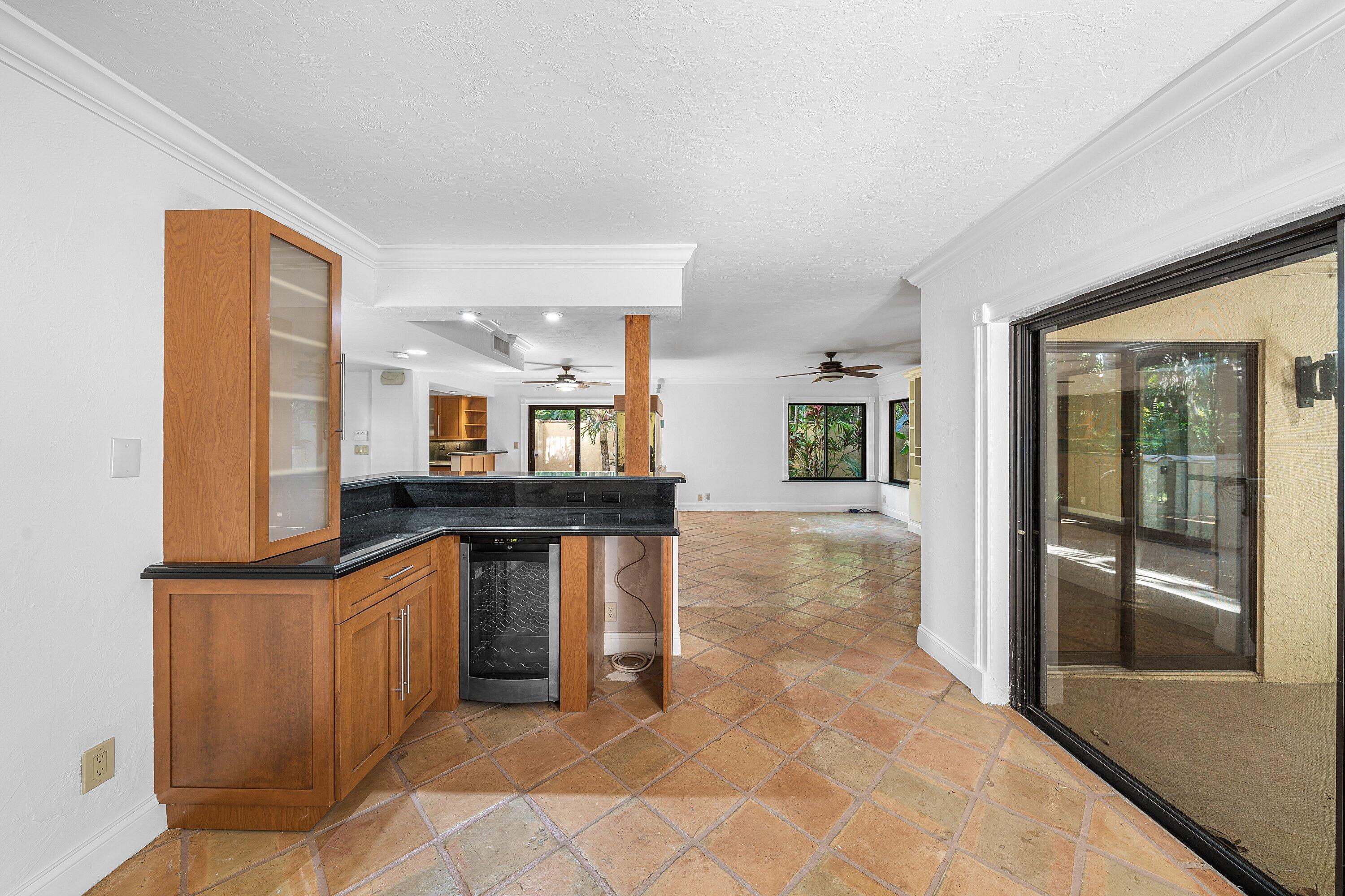 16 Via Lago Property Photo 10