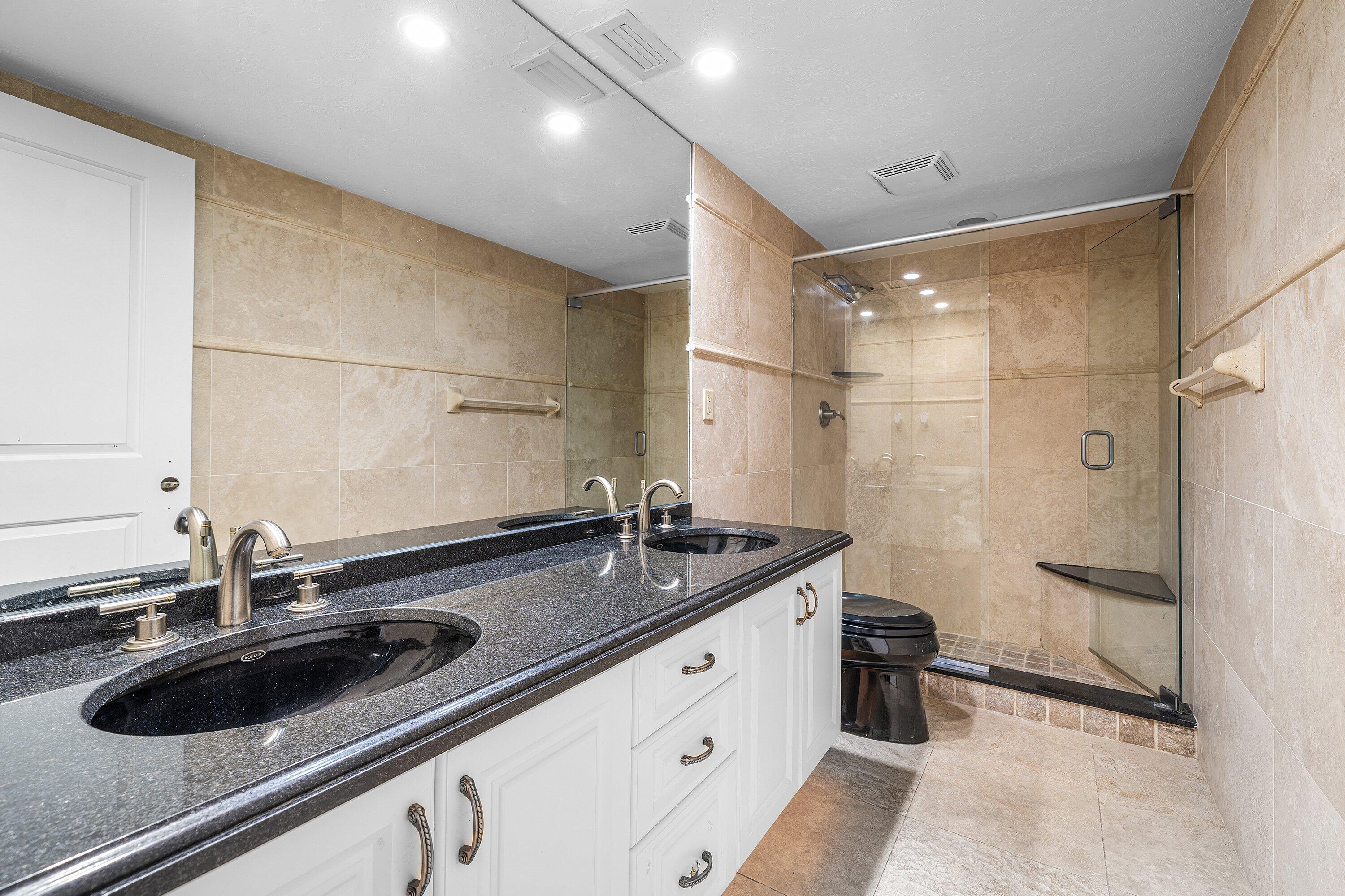 16 Via Lago Property Photo 23