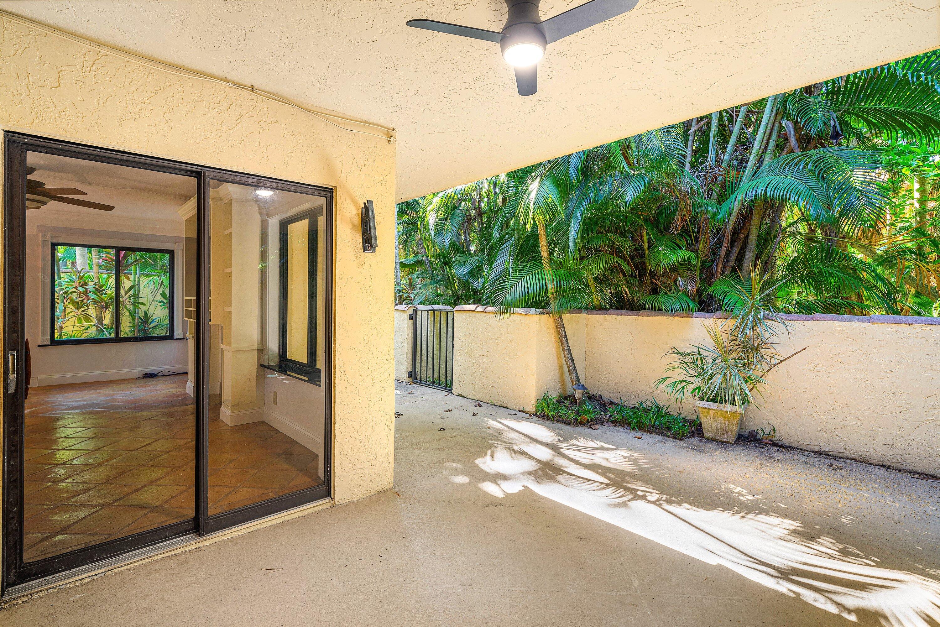 16 Via Lago Property Photo 32