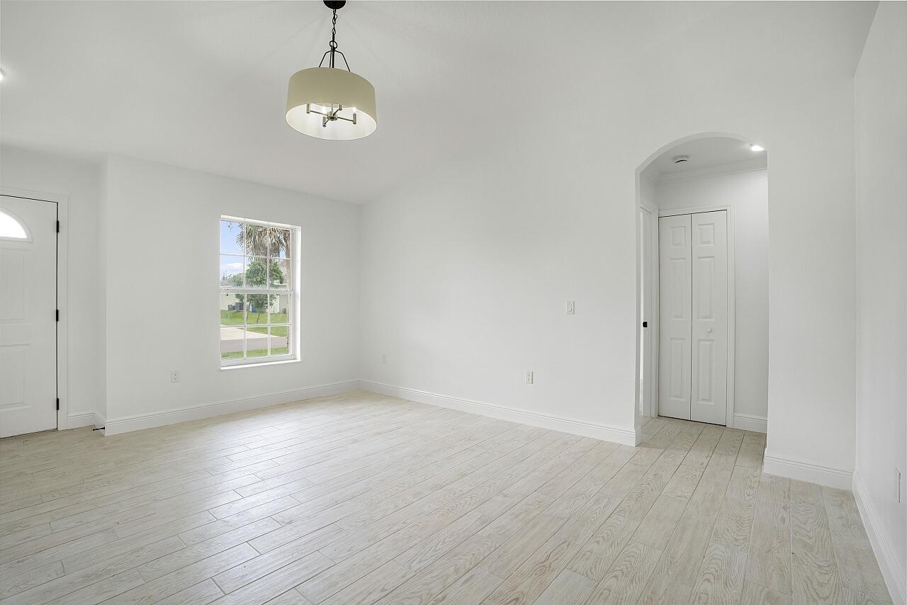 673 Cavern Terrace Property Photo 15